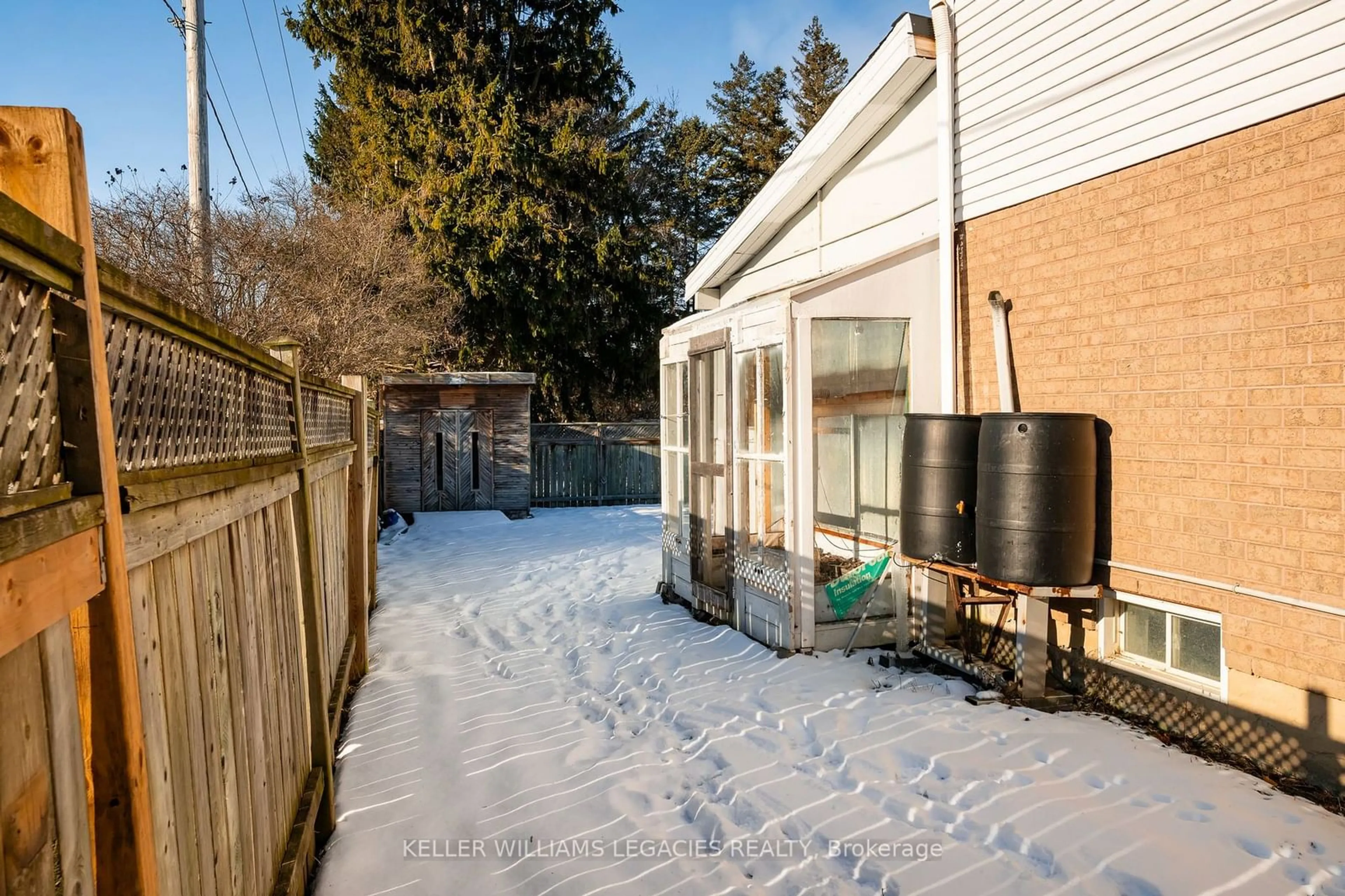 Patio, street for 462 Haines St, New Tecumseth Ontario L0G 1A0