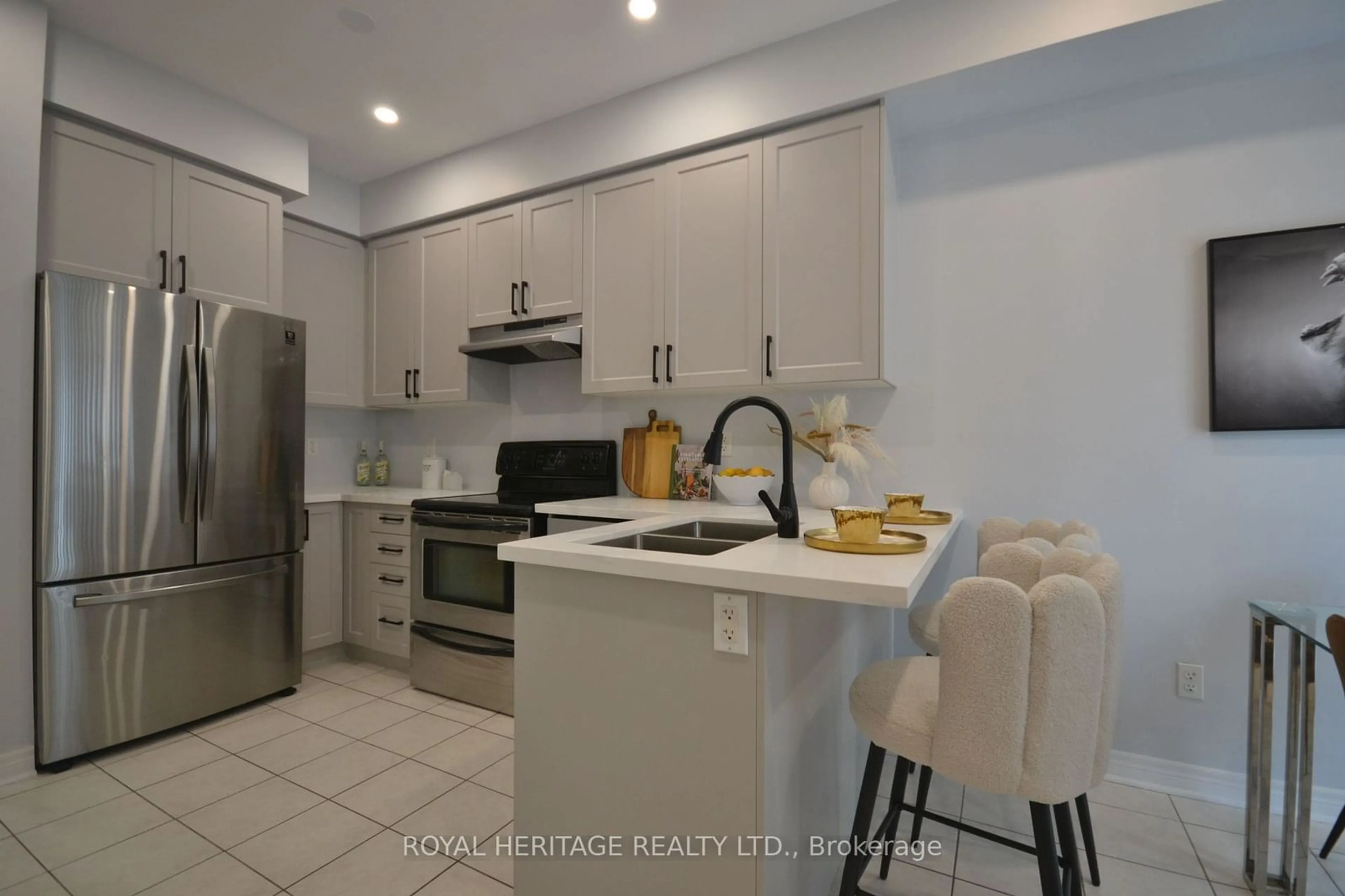 Standard kitchen, ceramic/tile floor for 10 Jonas Mill Way, Whitchurch-Stouffville Ontario L4A 0M4