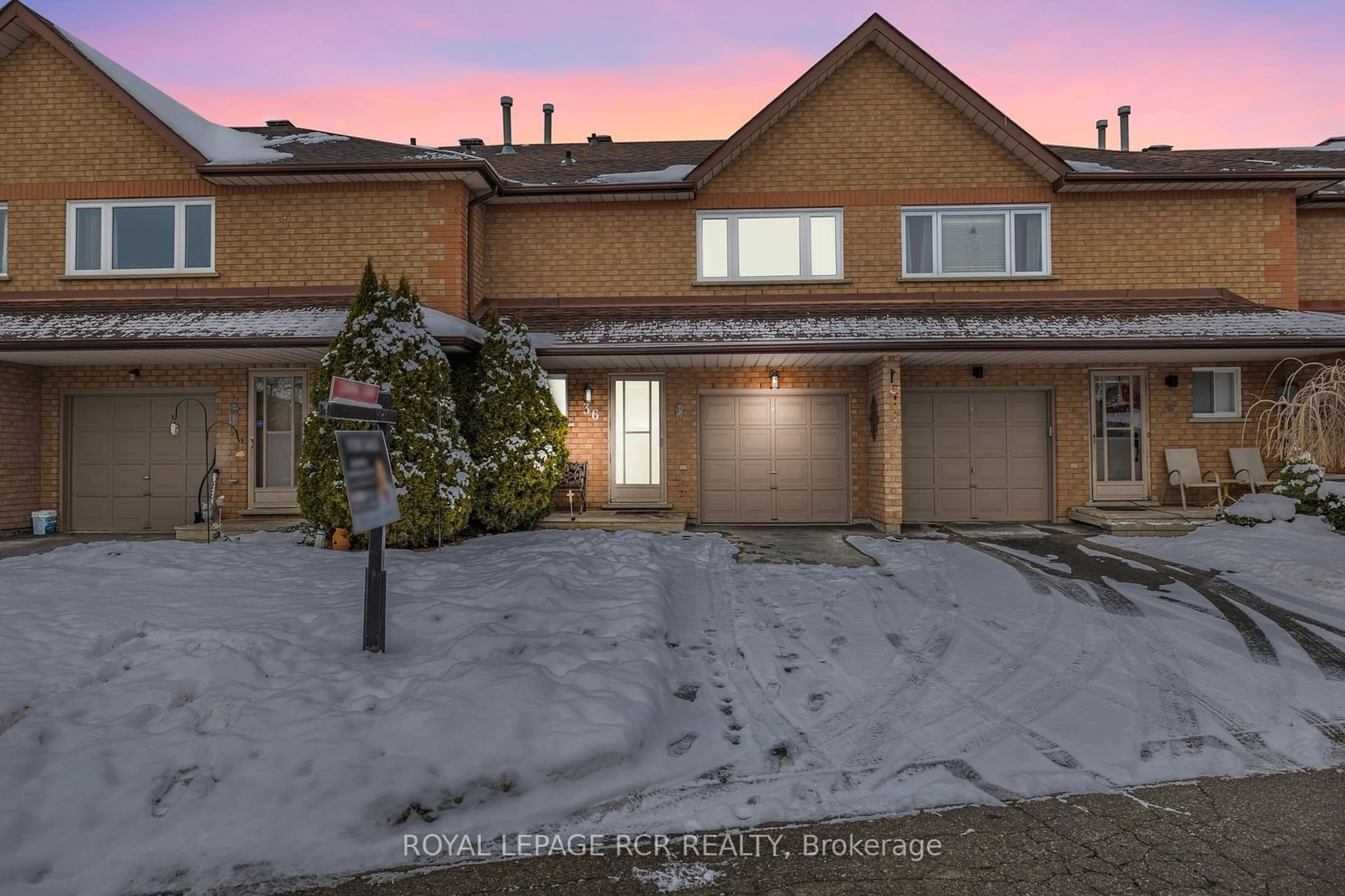 A pic from outside/outdoor area/front of a property/back of a property/a pic from drone, street for 36 Riverley Lane, New Tecumseth Ontario L9R 1C4