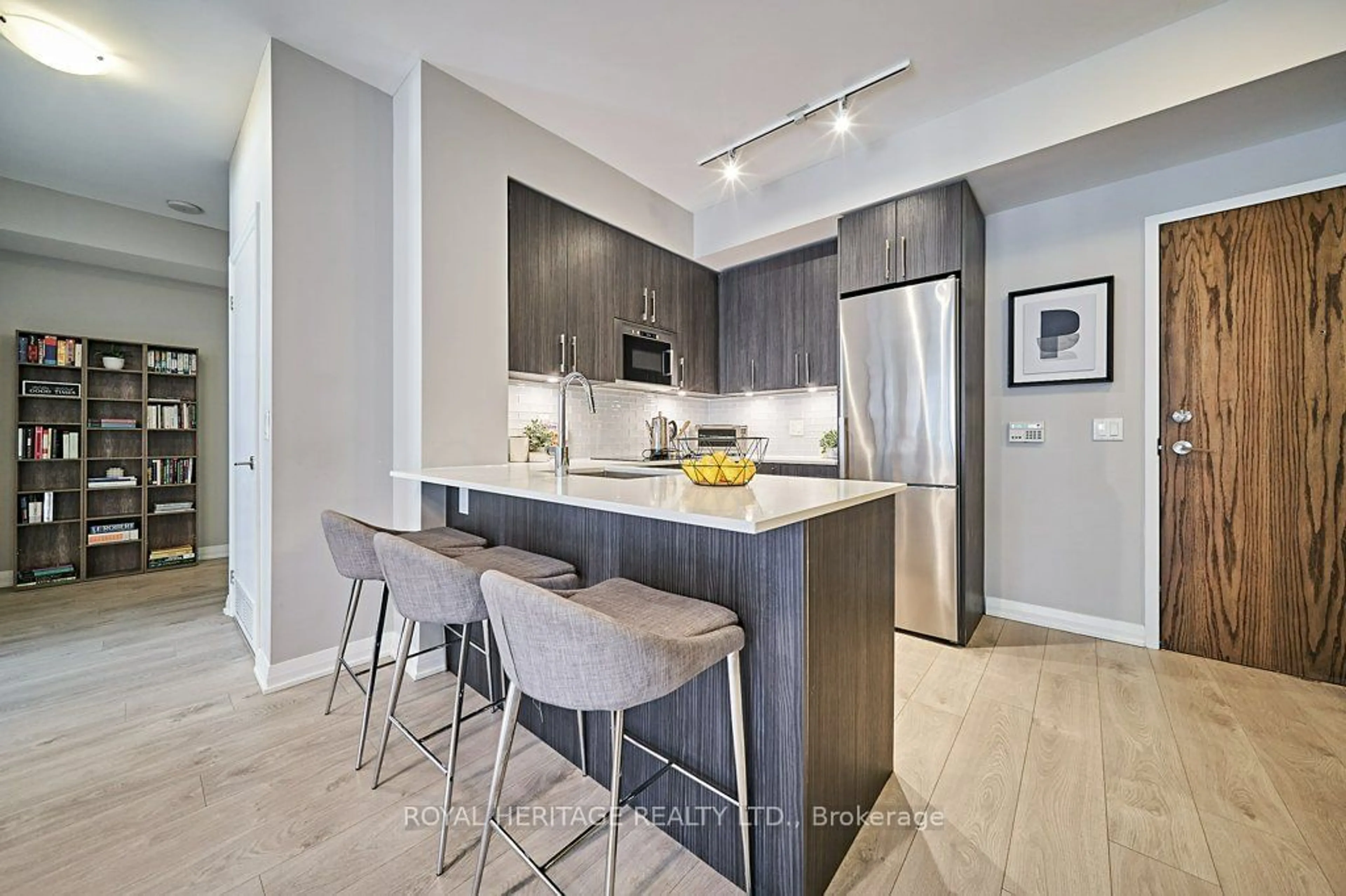 Open concept kitchen, unknown for 99 Eagle Rock Way #530, Vaughan Ontario L6A 5A7