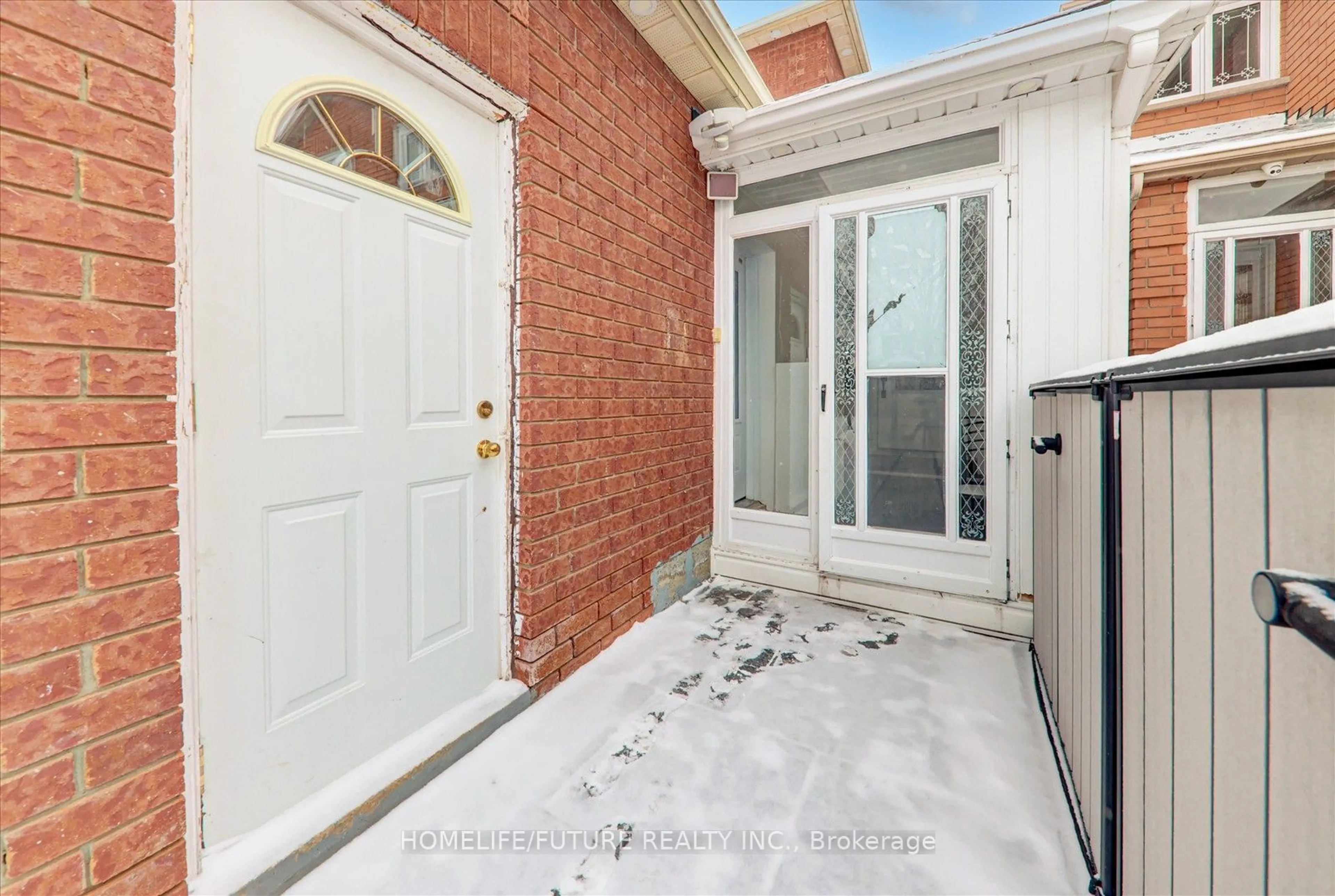 Indoor entryway for 143 Mary Pearson Dr, Markham Ontario L3S 3E9