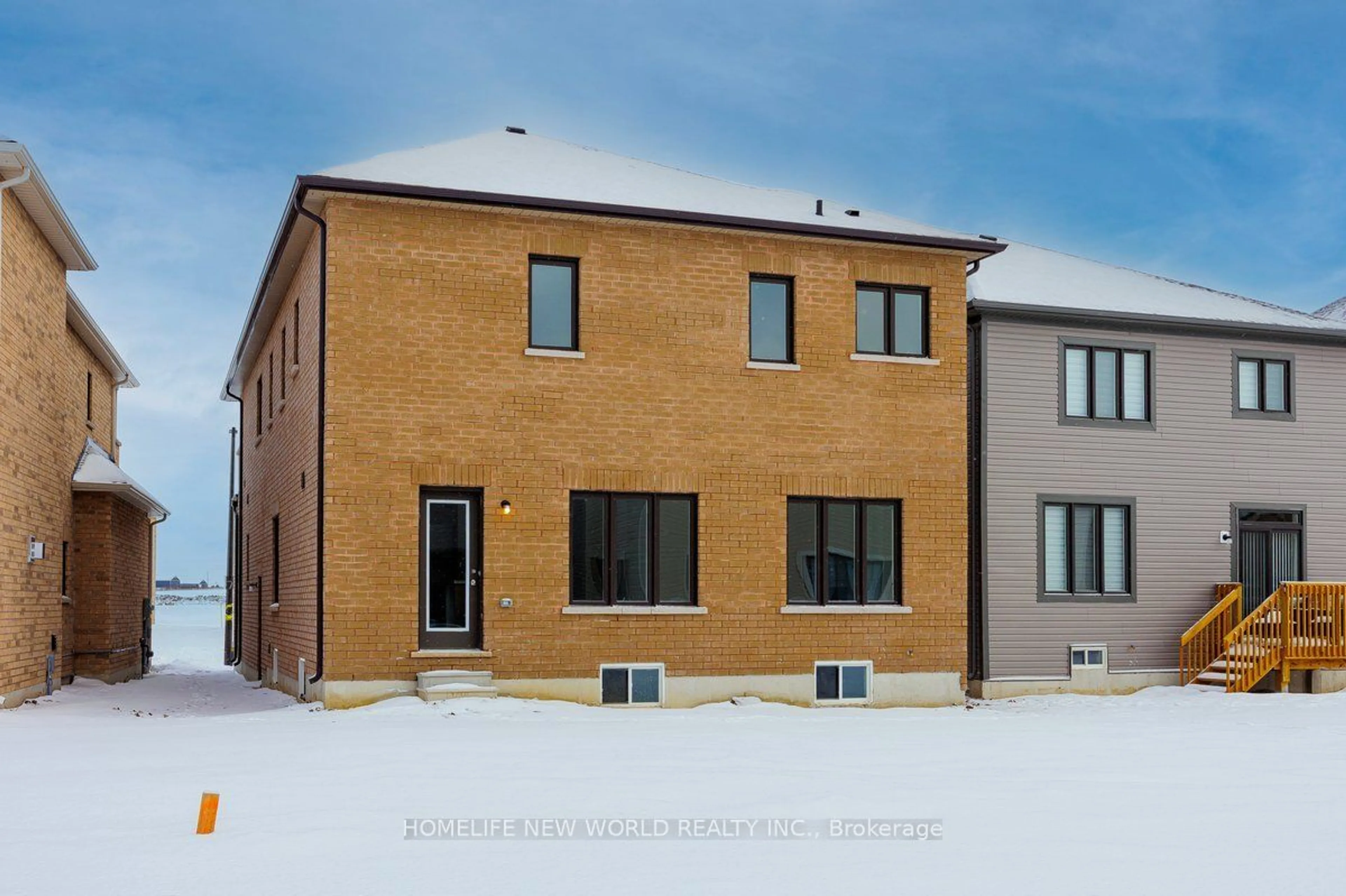 Home with brick exterior material, building for 10 Ken Davie Gate, Georgina Ontario L4P 0J5