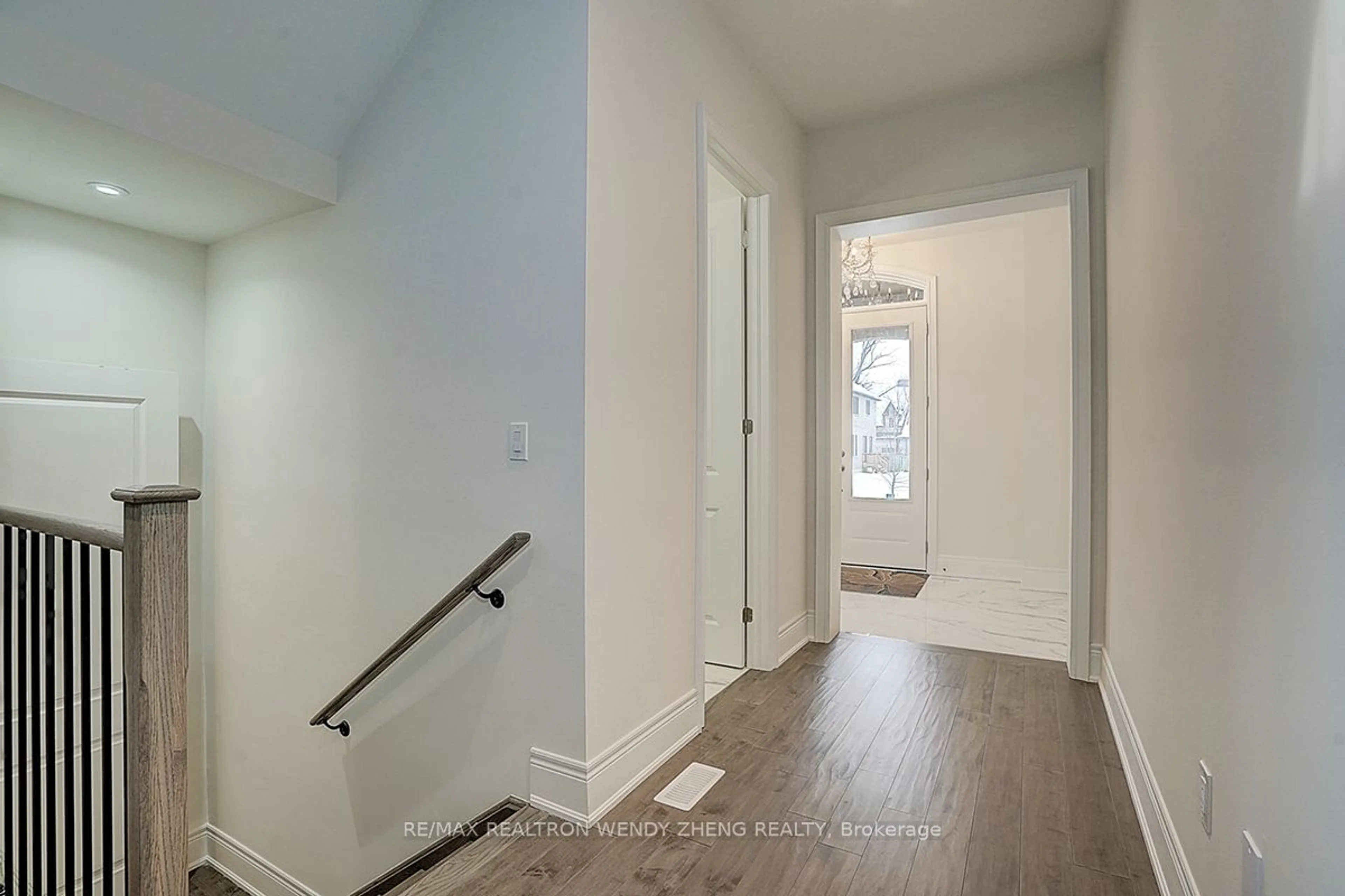 Indoor entryway for 9 Ignace St, Richmond Hill Ontario L4E 1L7