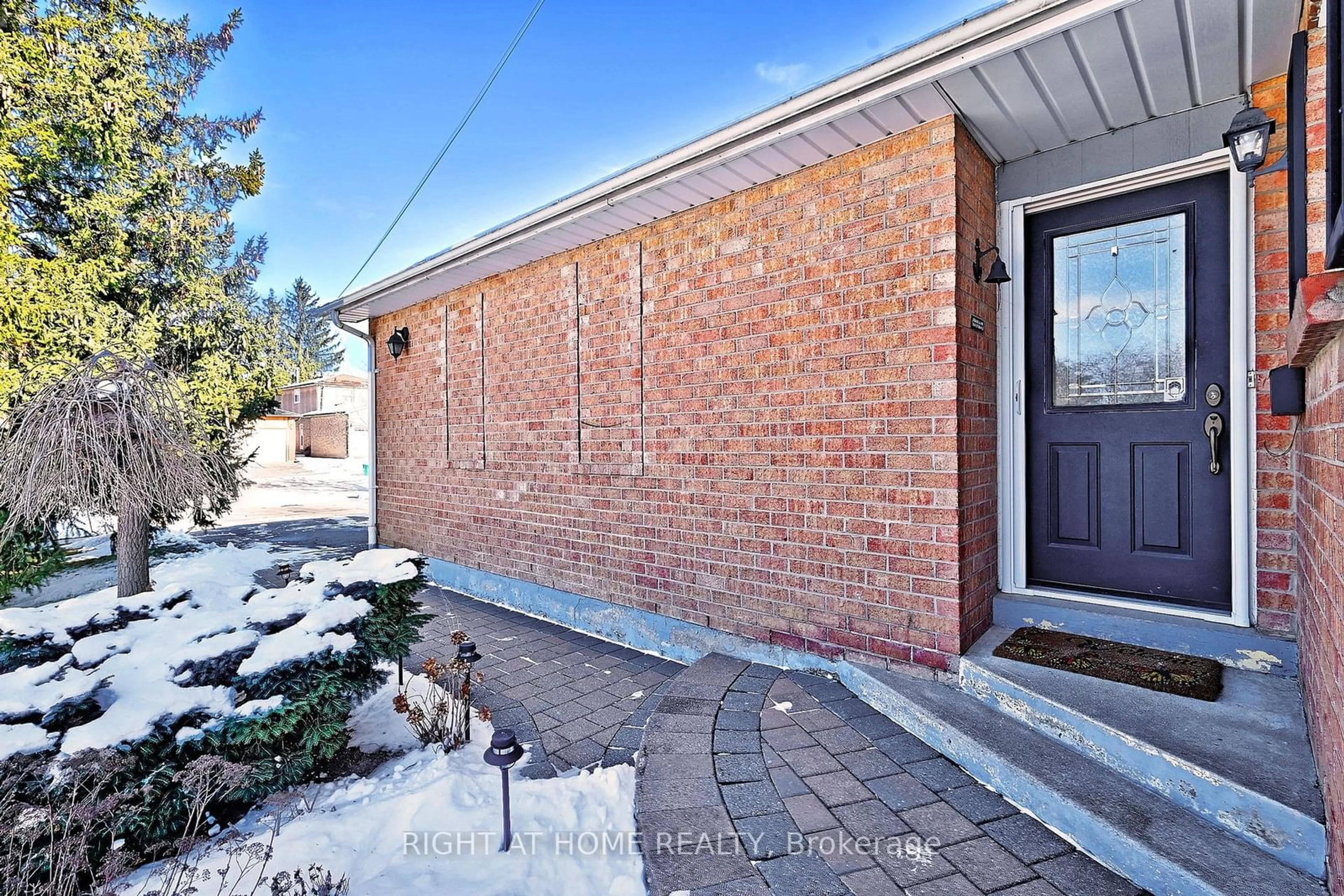 Home with brick exterior material, street for 93 Don Head Village Blvd, Richmond Hill Ontario L4C 7N1