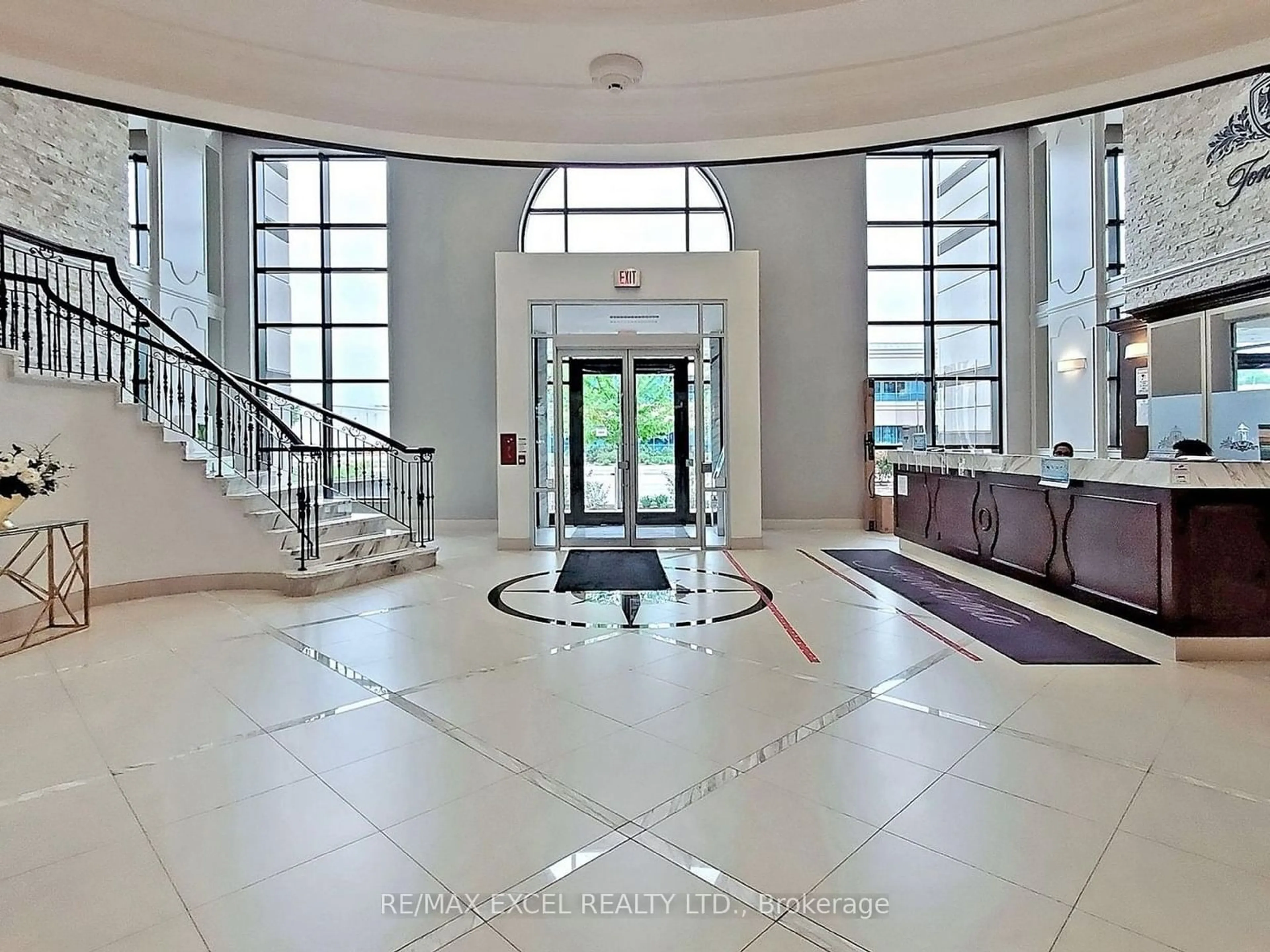 Indoor foyer for 89 South Town Centre Blvd #317, Markham Ontario L6G 0E8