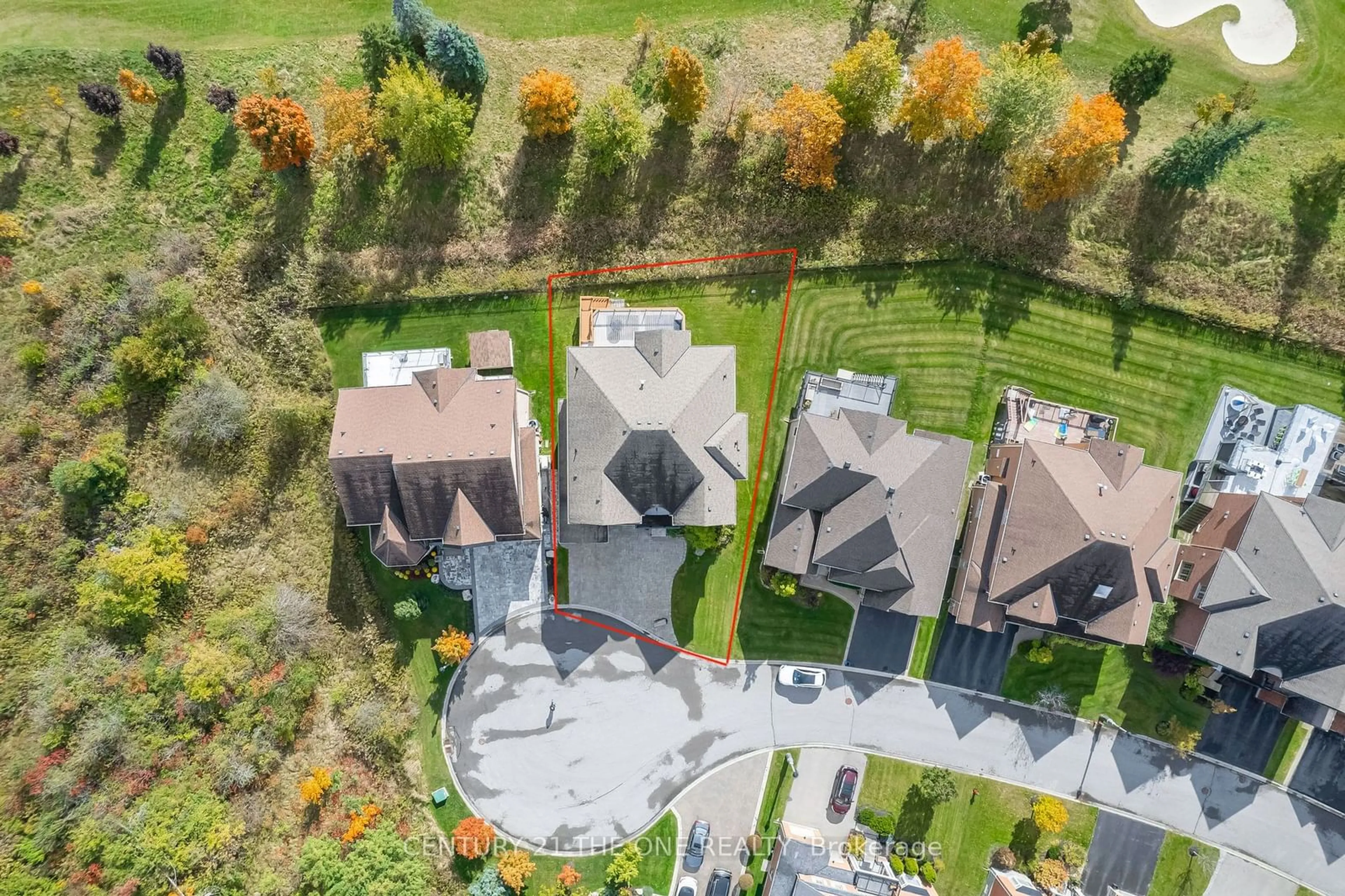 A pic from outside/outdoor area/front of a property/back of a property/a pic from drone, forest/trees view for 40 Royal Shamrock Crt, Whitchurch-Stouffville Ontario L4A 0C9