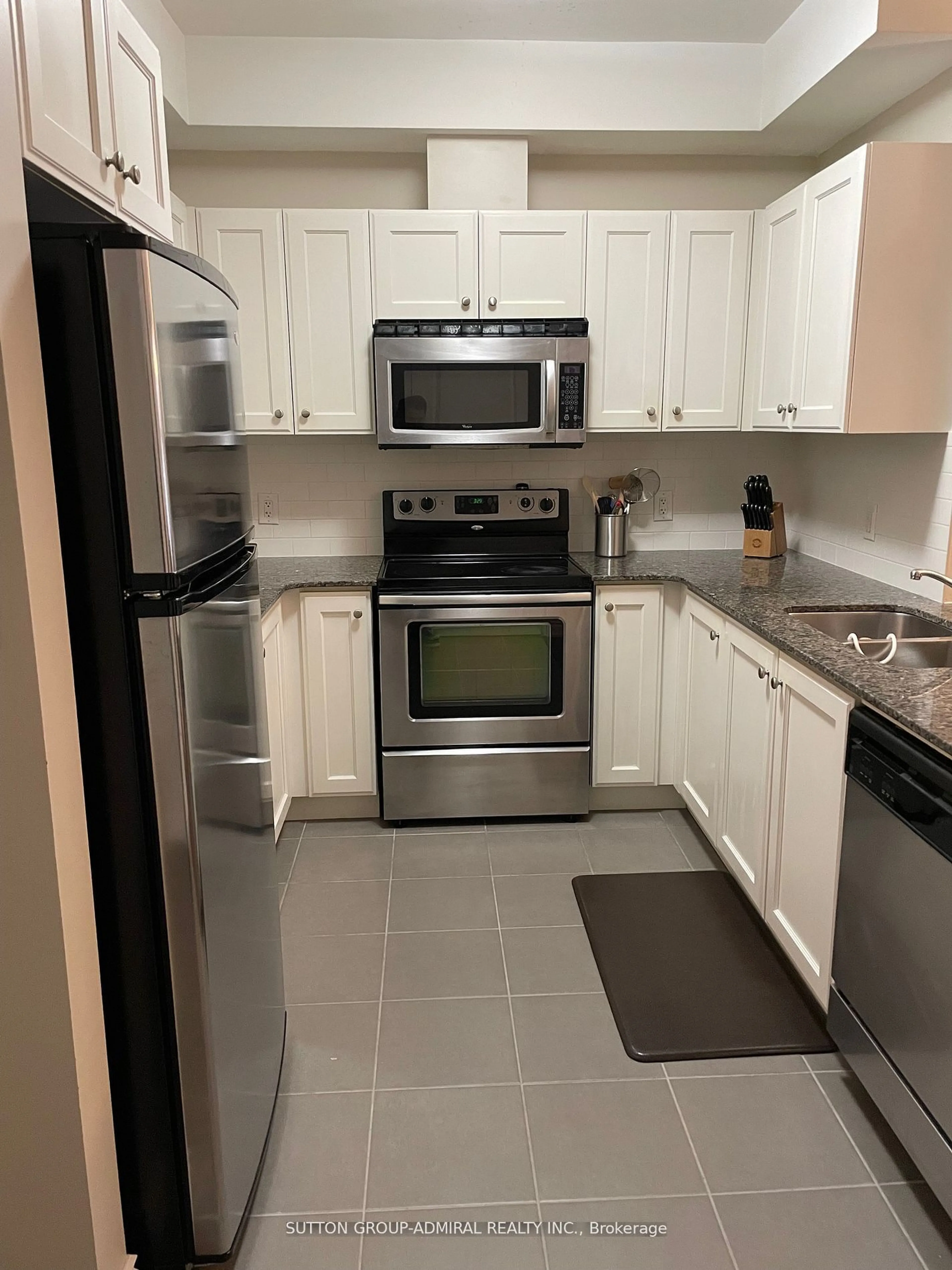 Standard kitchen, ceramic/tile floor for 281 Woodbridge Ave #342, Vaughan Ontario L4L 0C6