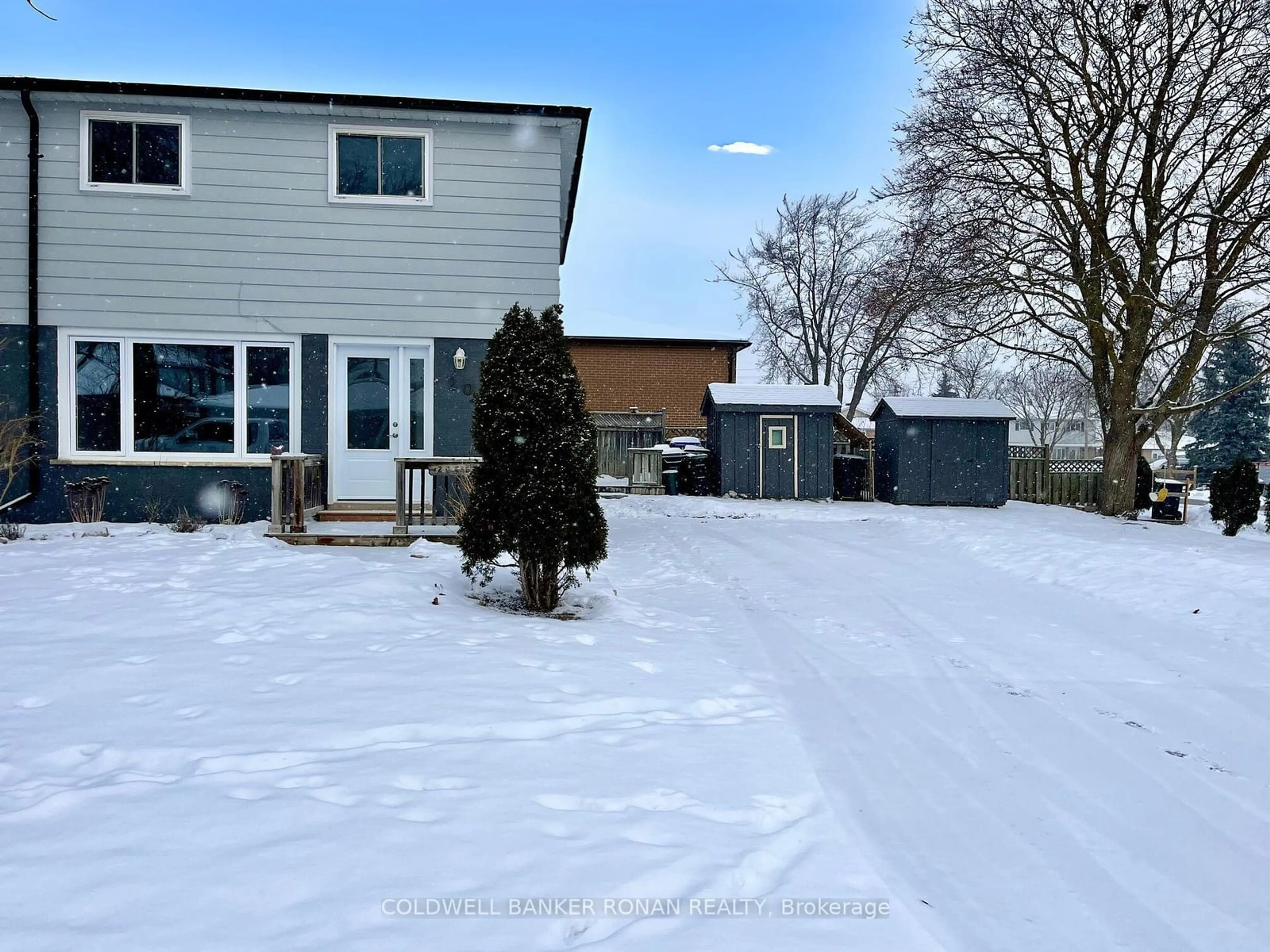 A pic from outside/outdoor area/front of a property/back of a property/a pic from drone, street for 20 Eastern Ave, New Tecumseth Ontario L0G 1W0