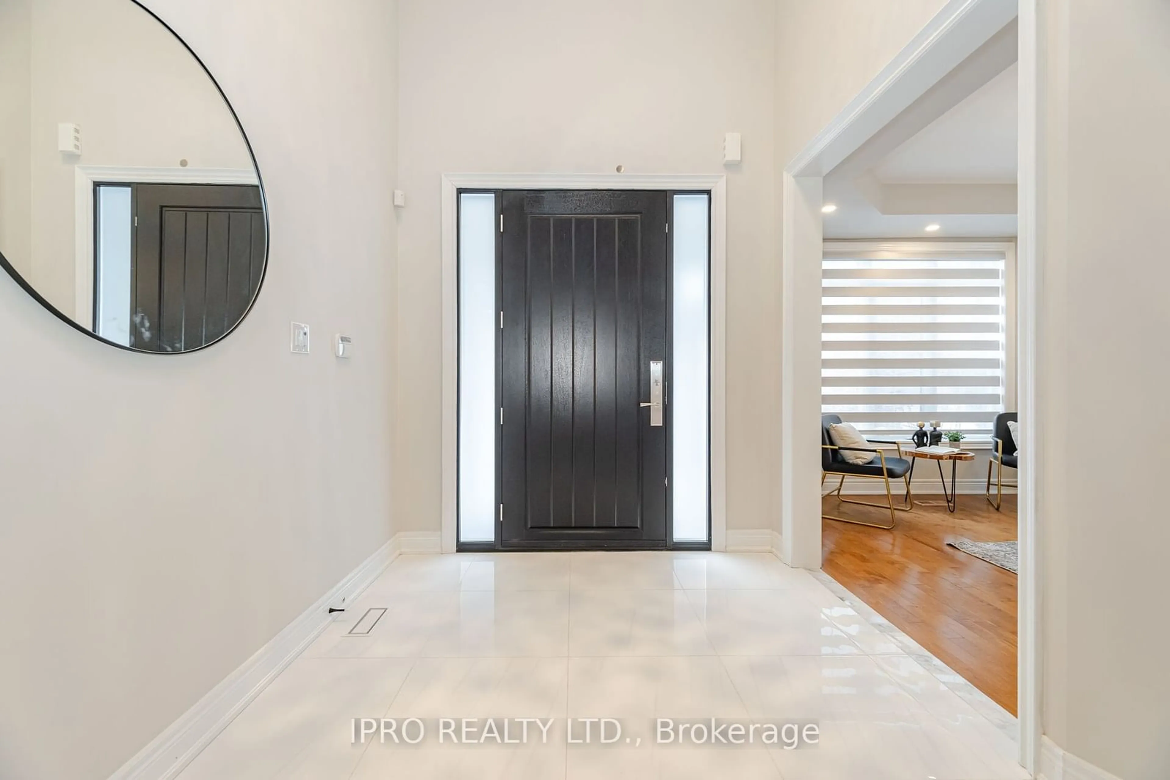 Indoor entryway for 426 Maria Antonia Rd, Vaughan Ontario L4H 0X5