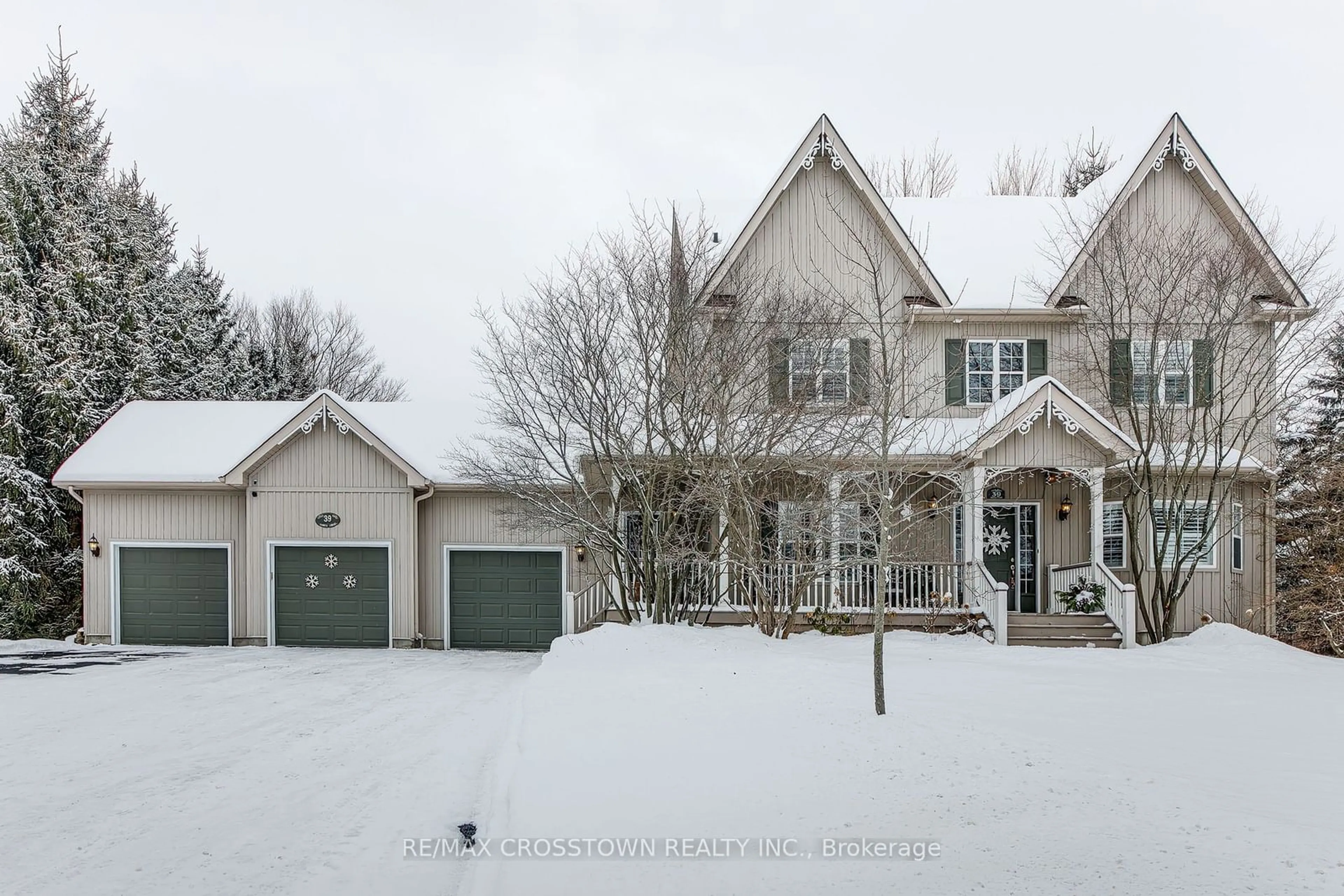 A pic from outside/outdoor area/front of a property/back of a property/a pic from drone, street for 39 Davis Tr, Essa Ontario L0L 2N0