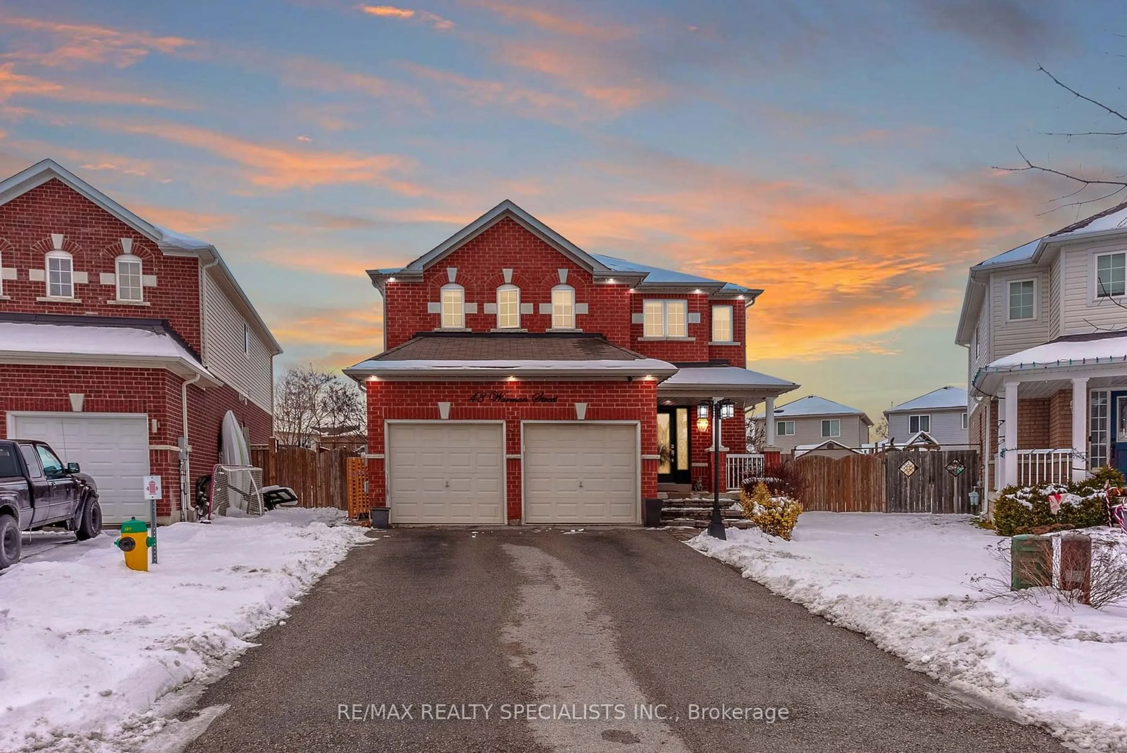 A pic from outside/outdoor area/front of a property/back of a property/a pic from drone, street for 48 Warman St, New Tecumseth Ontario L9R 0B9