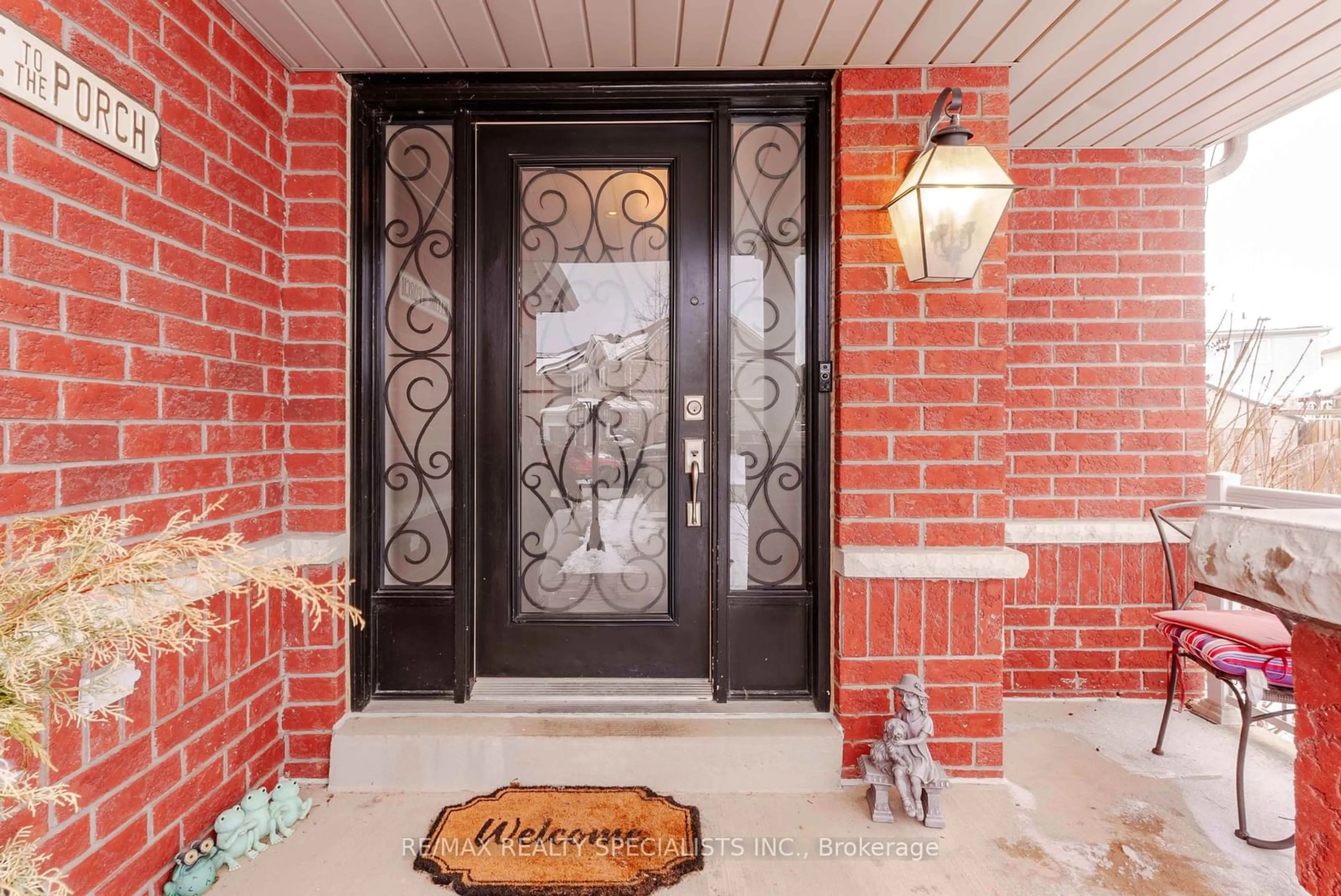 Indoor entryway for 48 Warman St, New Tecumseth Ontario L9R 0B9