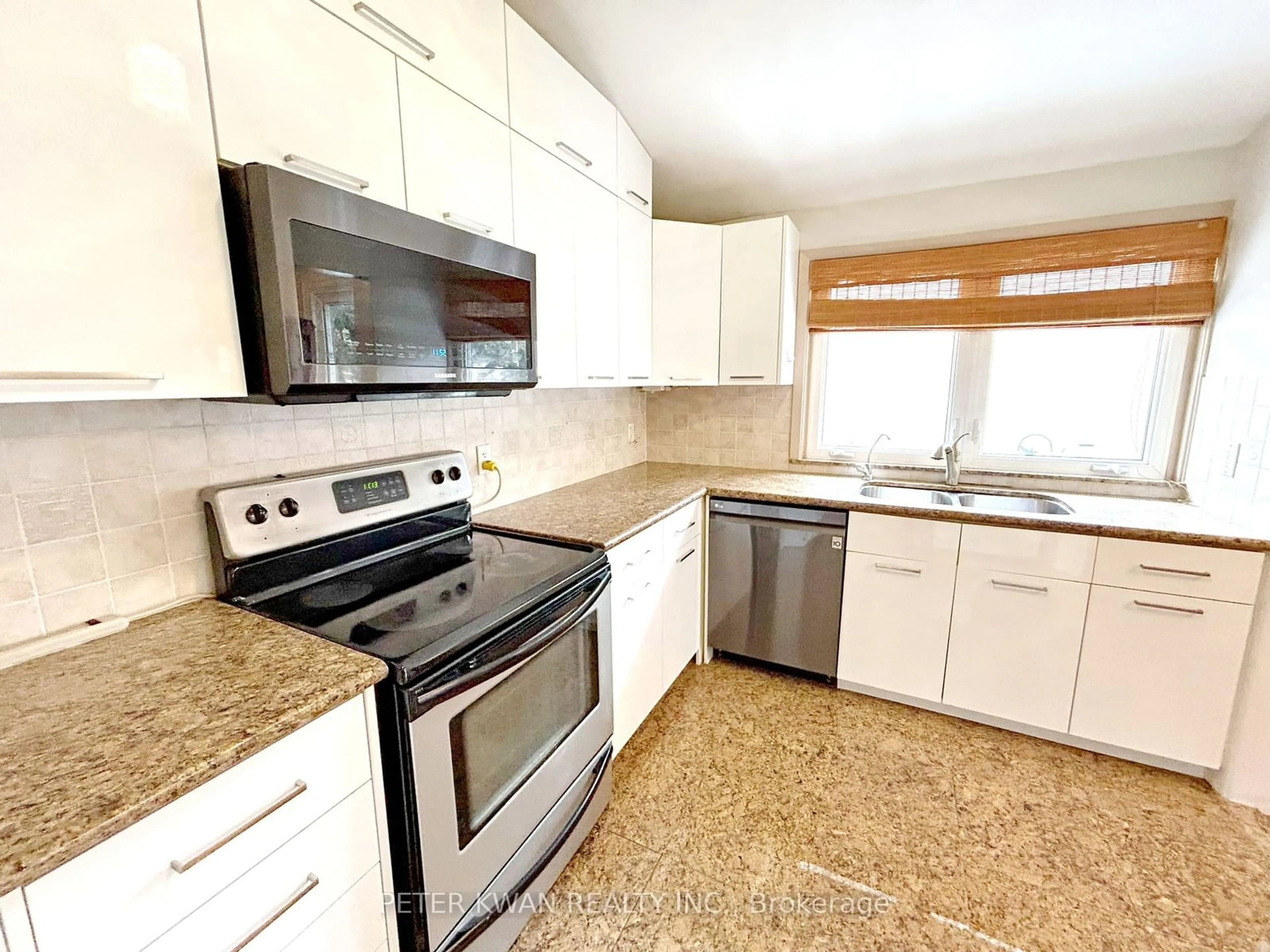 Standard kitchen, unknown for 166 Driscoll Rd, Richmond Hill Ontario L4C 4H7