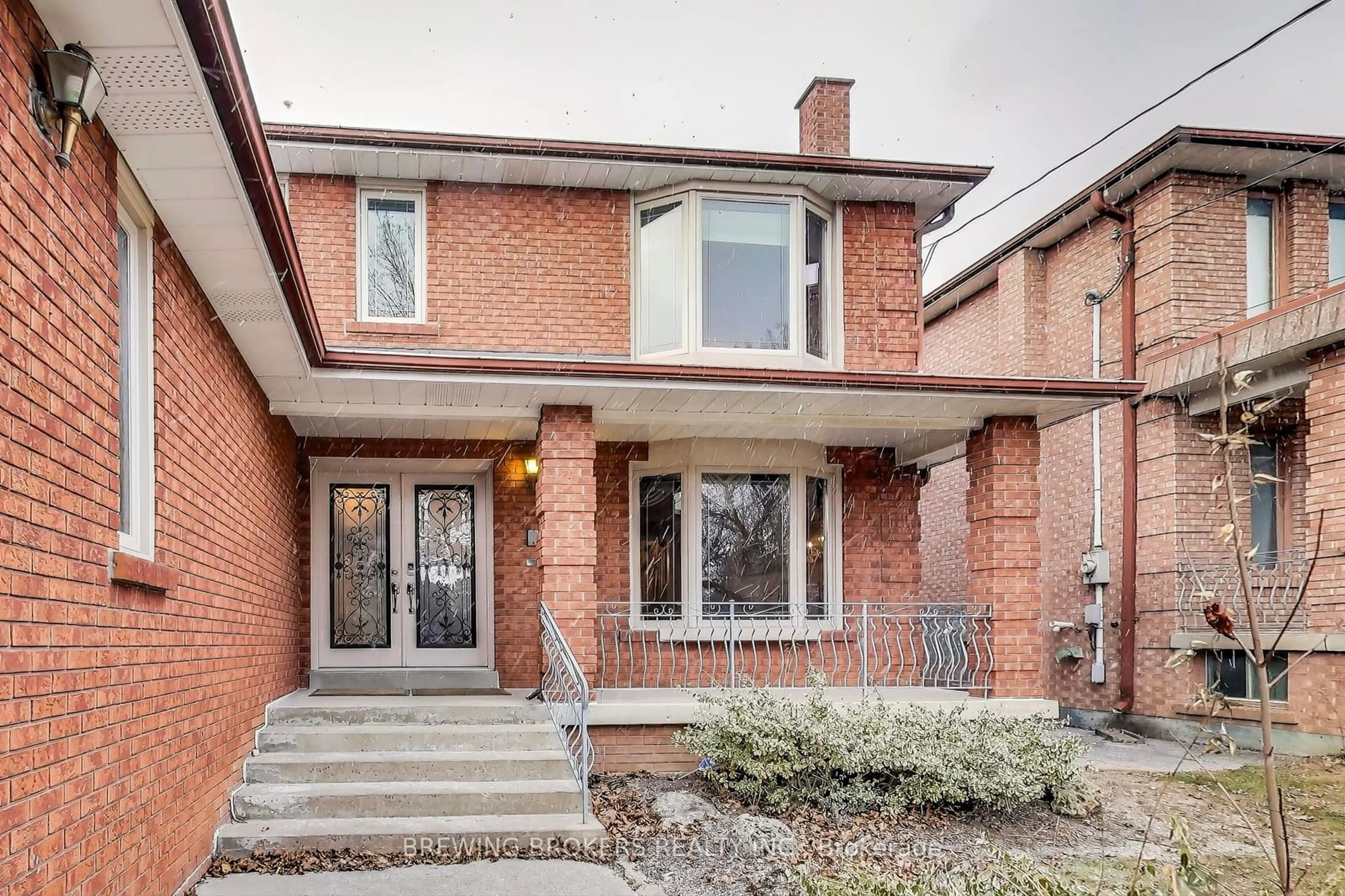 Home with brick exterior material, street for 28A Westwood Lane, Richmond Hill Ontario L4C 6X9