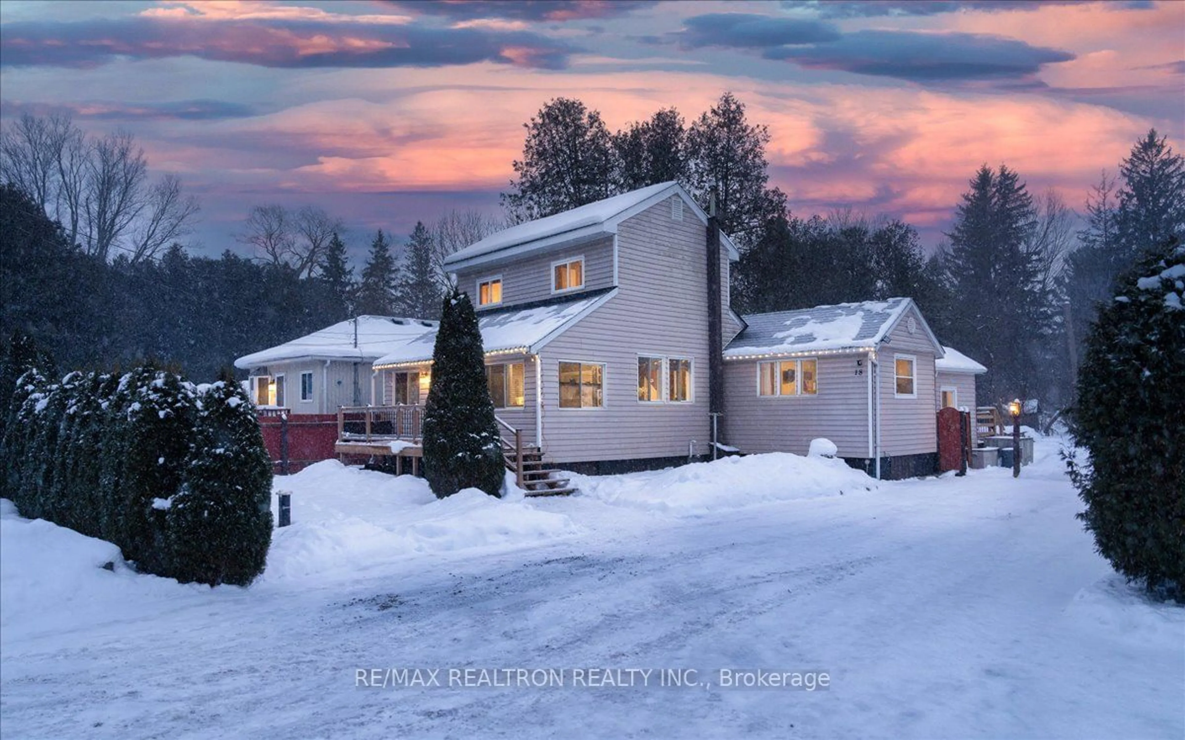 A pic from outside/outdoor area/front of a property/back of a property/a pic from drone, mountain view for 18 Hadden Rd, Georgina Ontario L0E 1R0