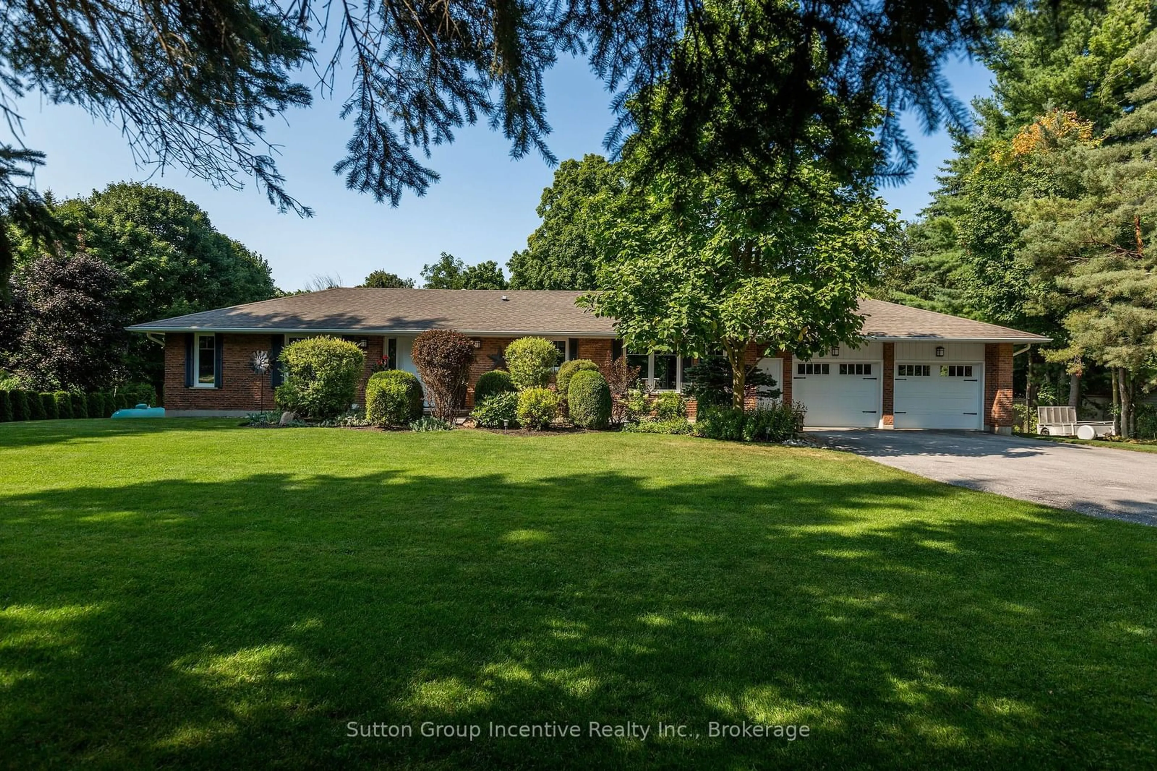 A pic from outside/outdoor area/front of a property/back of a property/a pic from drone, street for 6492 13TH Line, New Tecumseth Ontario L9R 1V4