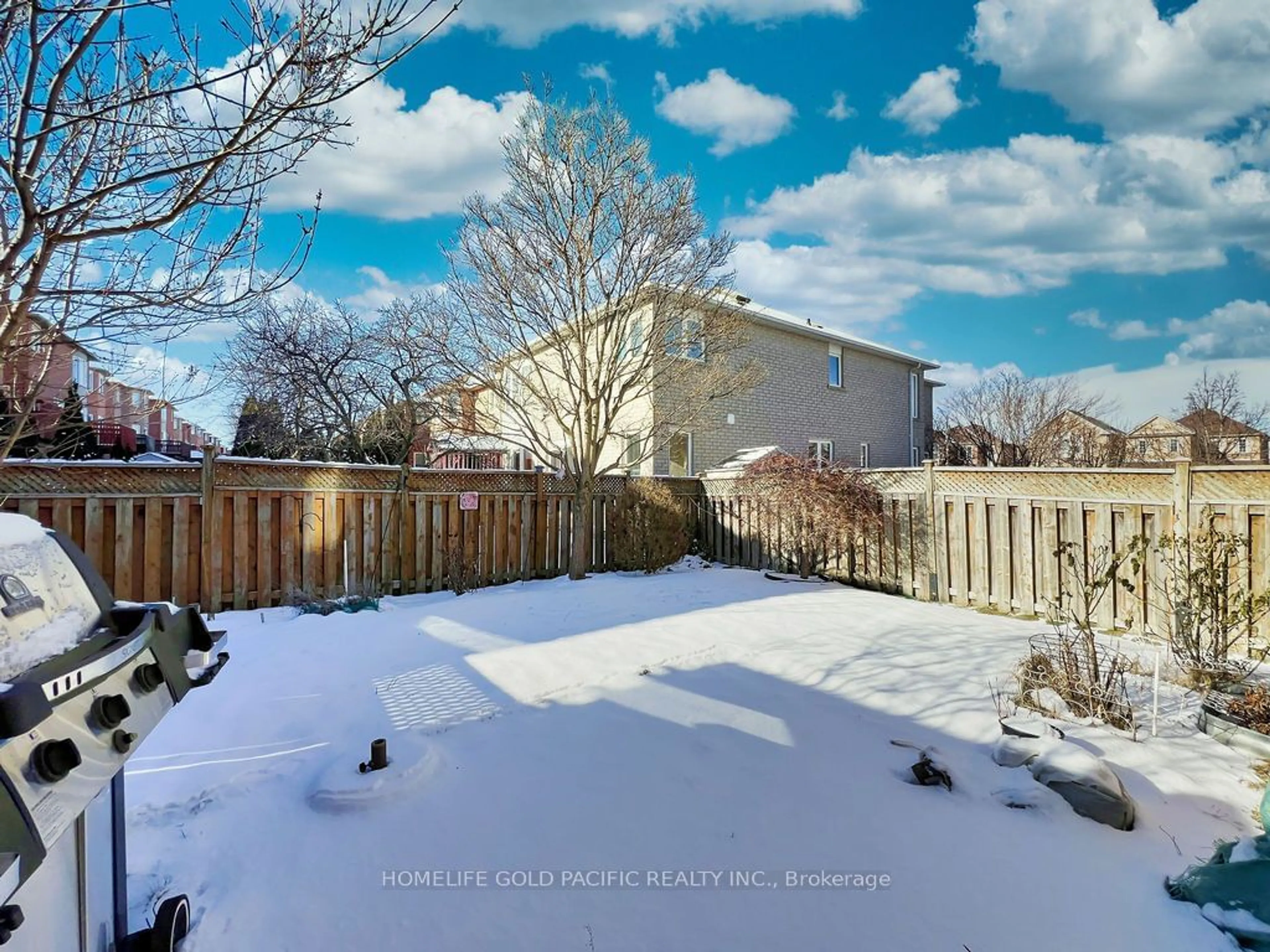 A pic from outside/outdoor area/front of a property/back of a property/a pic from drone, unknown for 85 Fortune Cres, Richmond Hill Ontario L4S 1T5