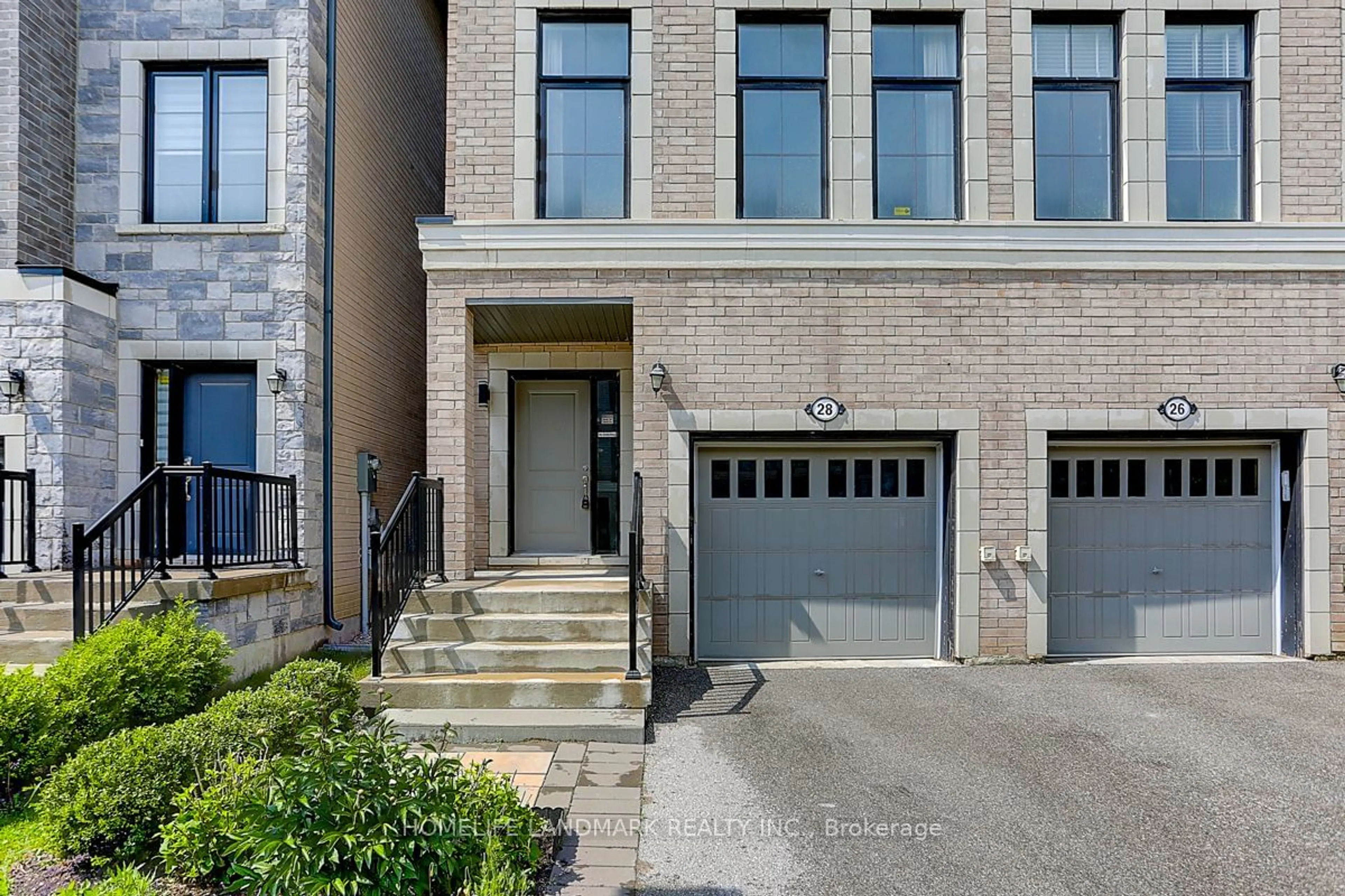 Home with brick exterior material, street for 28 Mcgurran Lane, Richmond Hill Ontario L4B 0G8