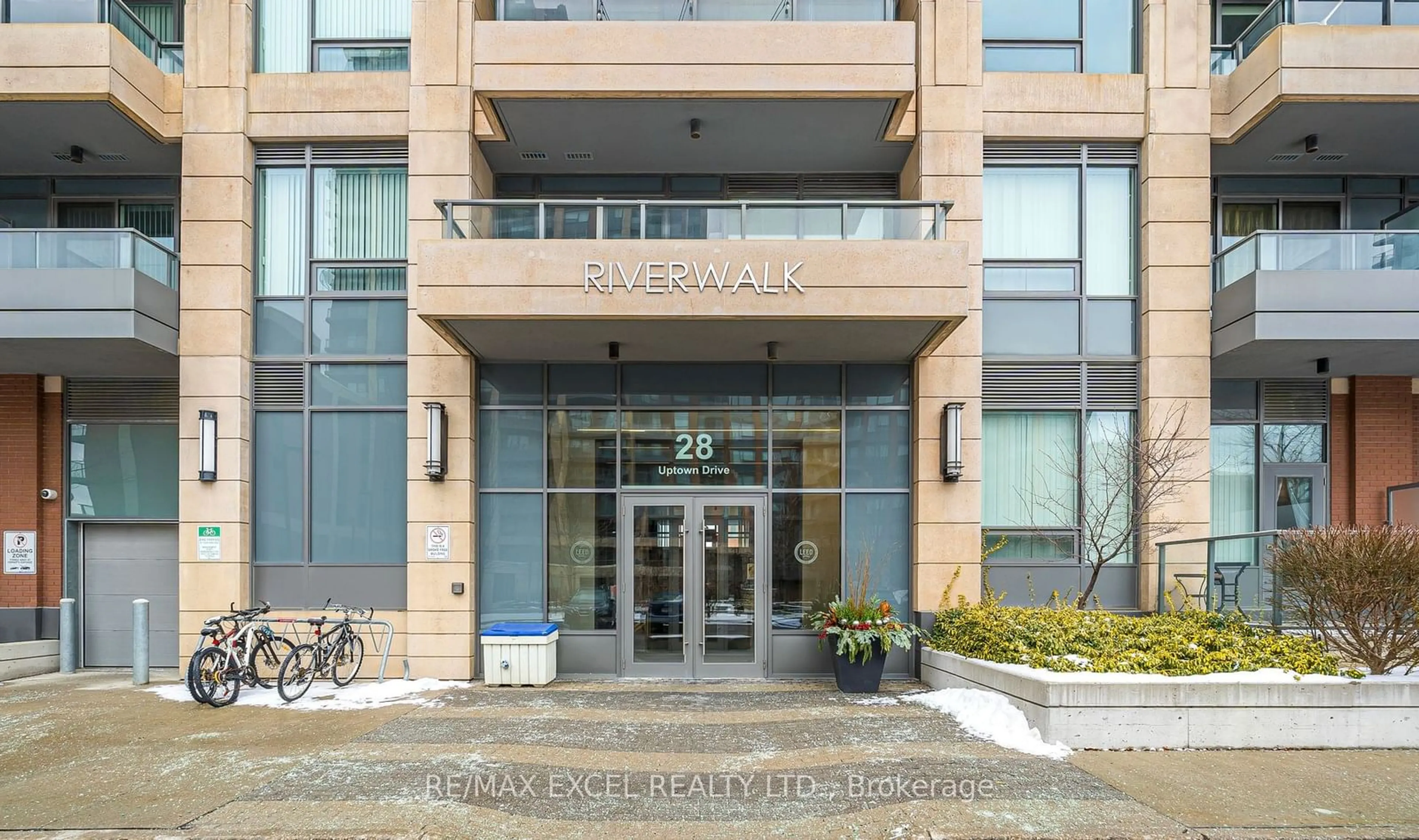 Indoor foyer for 28 Uptown Dr #PH 06, Markham Ontario L3R 5M8