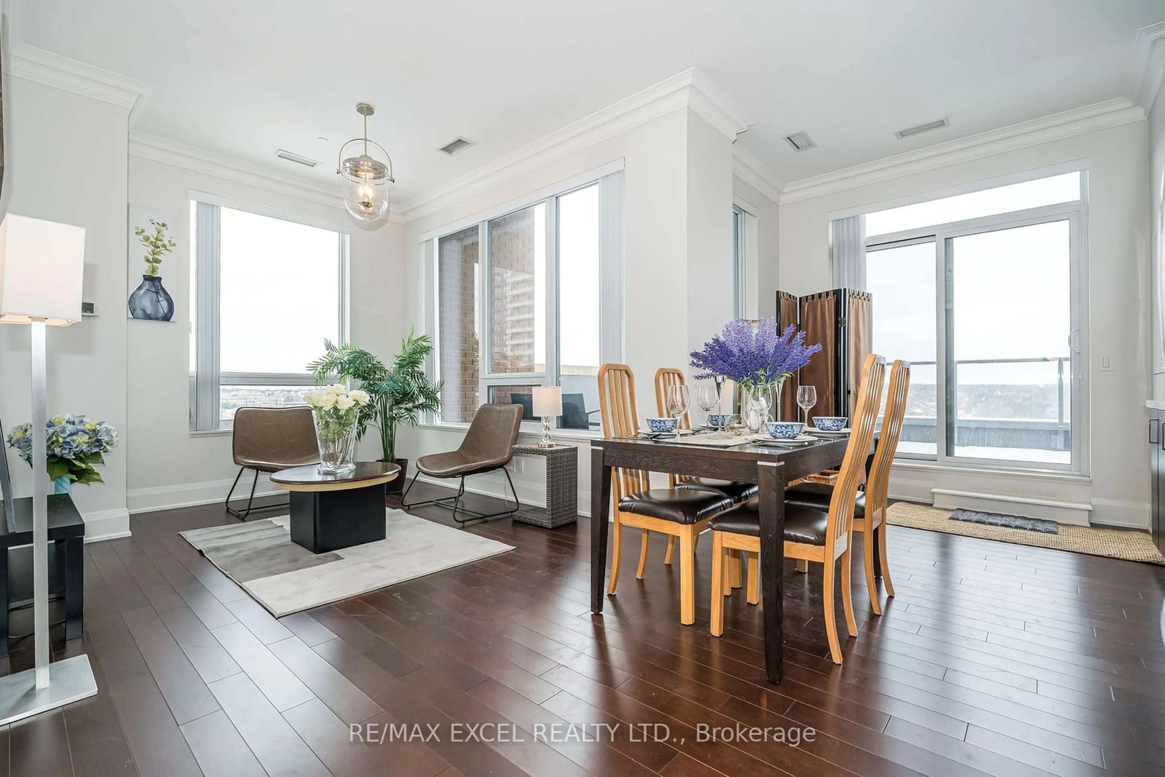 Dining room, wood/laminate floor for 28 Uptown Dr #PH 06, Markham Ontario L3R 5M8