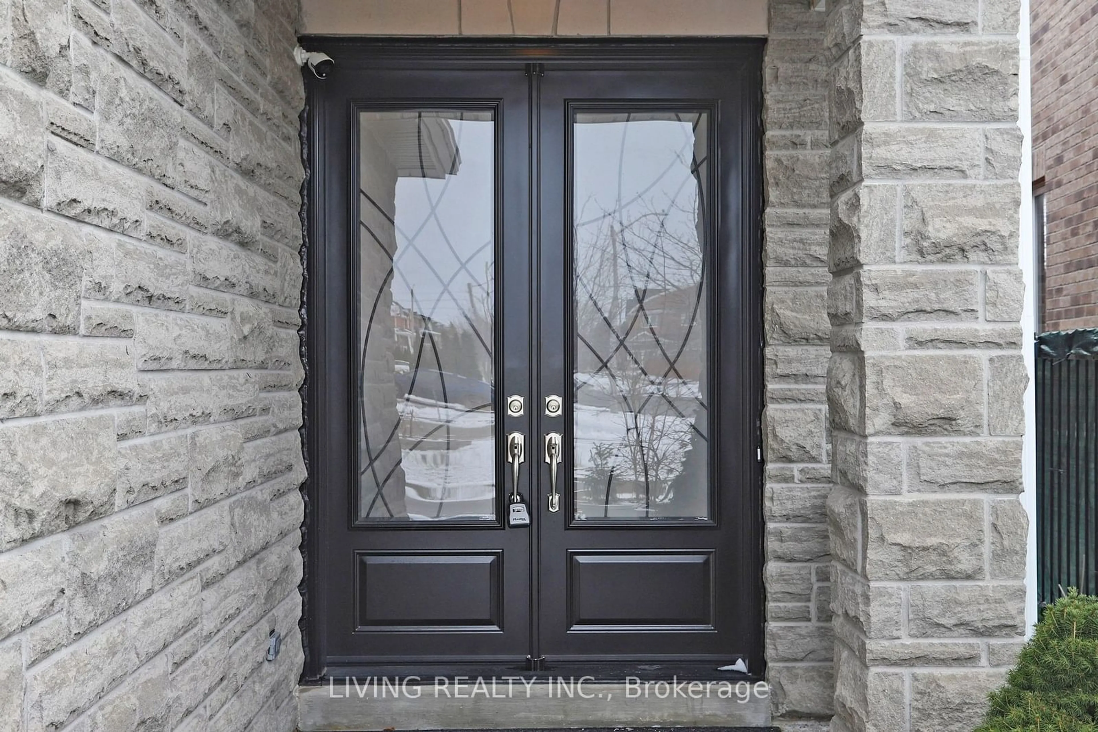 Indoor entryway for 40 DanPatrick Dr, Richmond Hill Ontario L4S 2S7