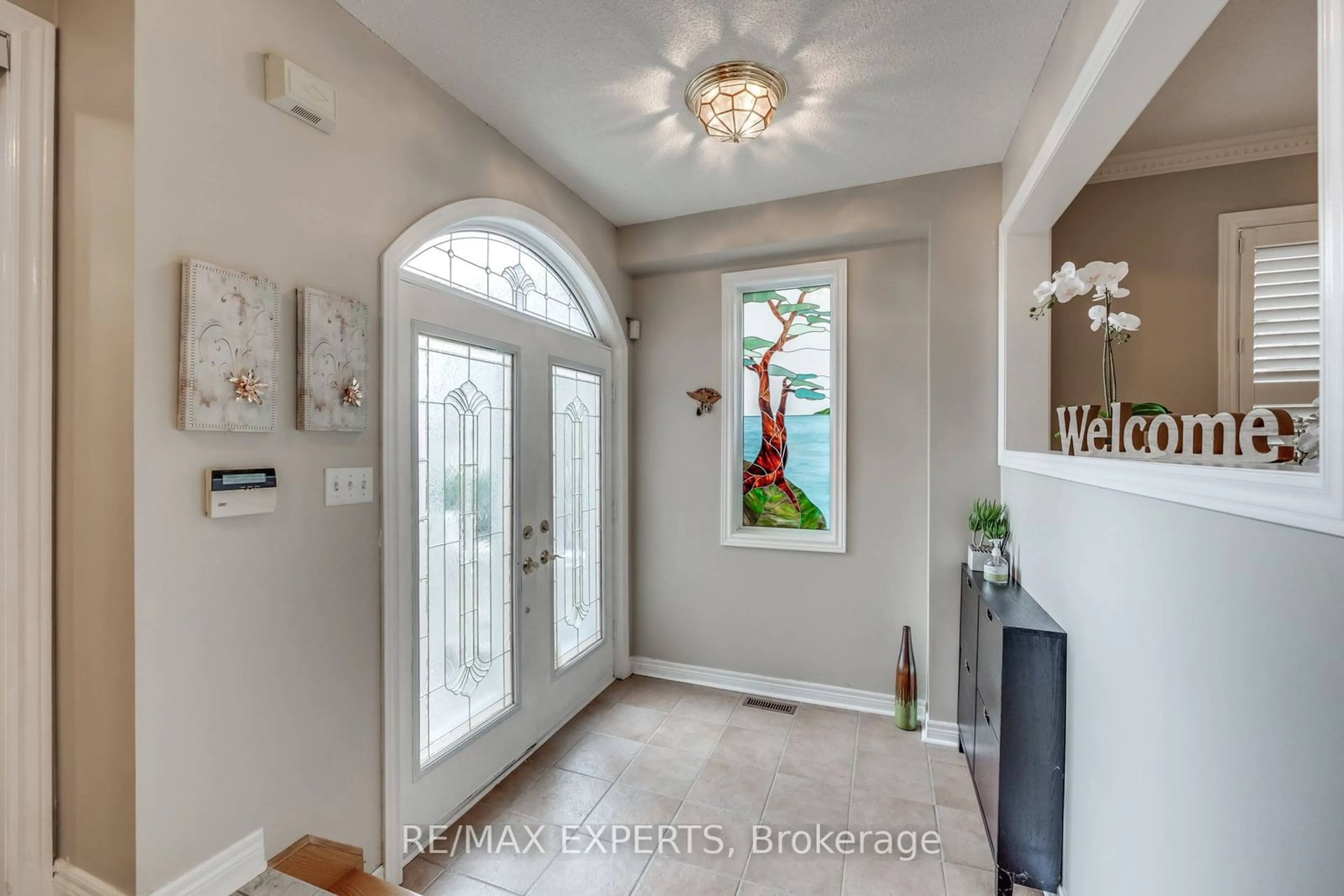 Indoor entryway for 381 St. Joan Of Arc Ave, Vaughan Ontario L6A 2T3