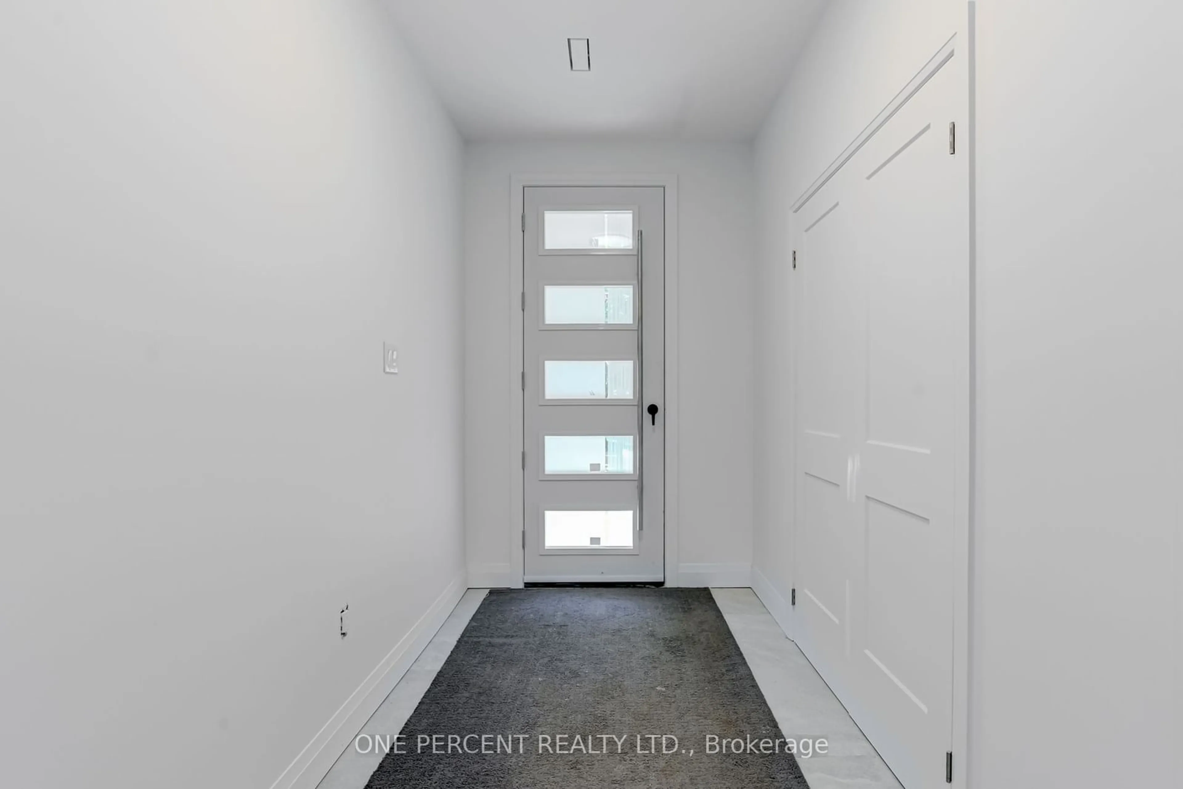 Indoor entryway for 55 Rosehill Dr, Whitchurch-Stouffville Ontario L4A 2Y3