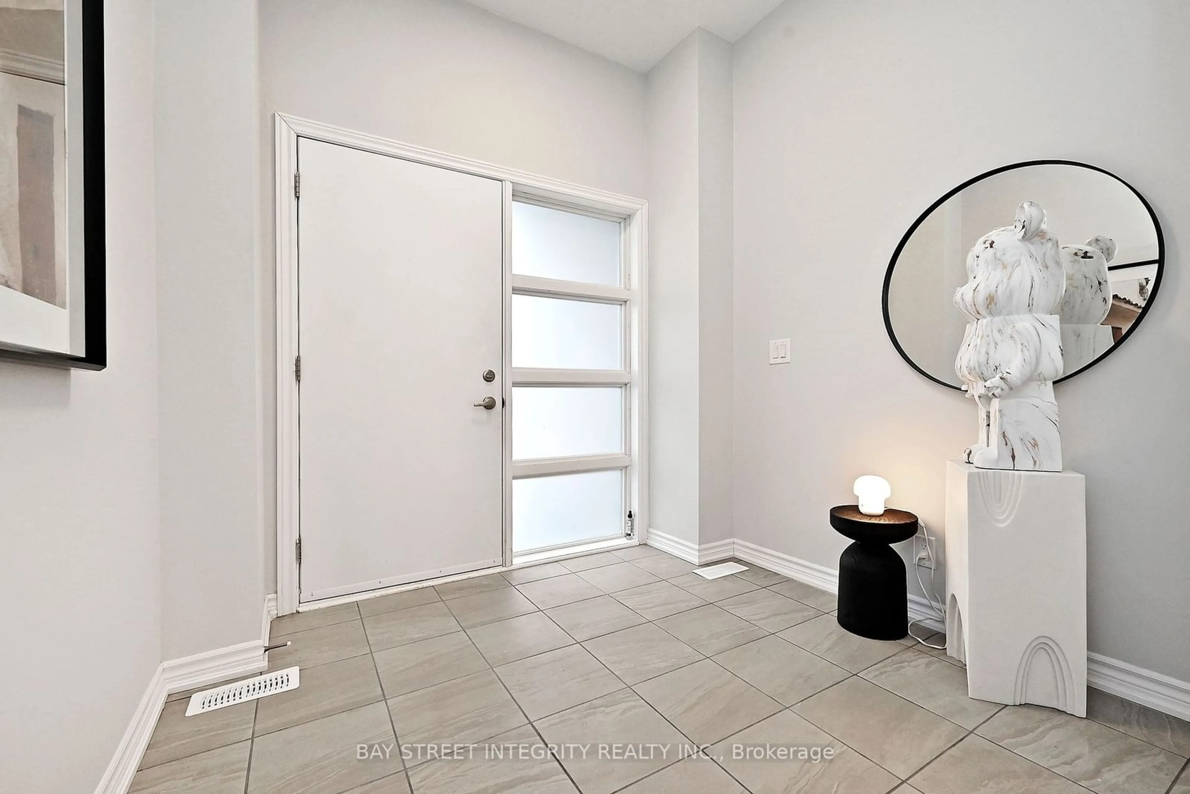 Indoor entryway for 71 Freeman William St, Markham Ontario L6C 3K4