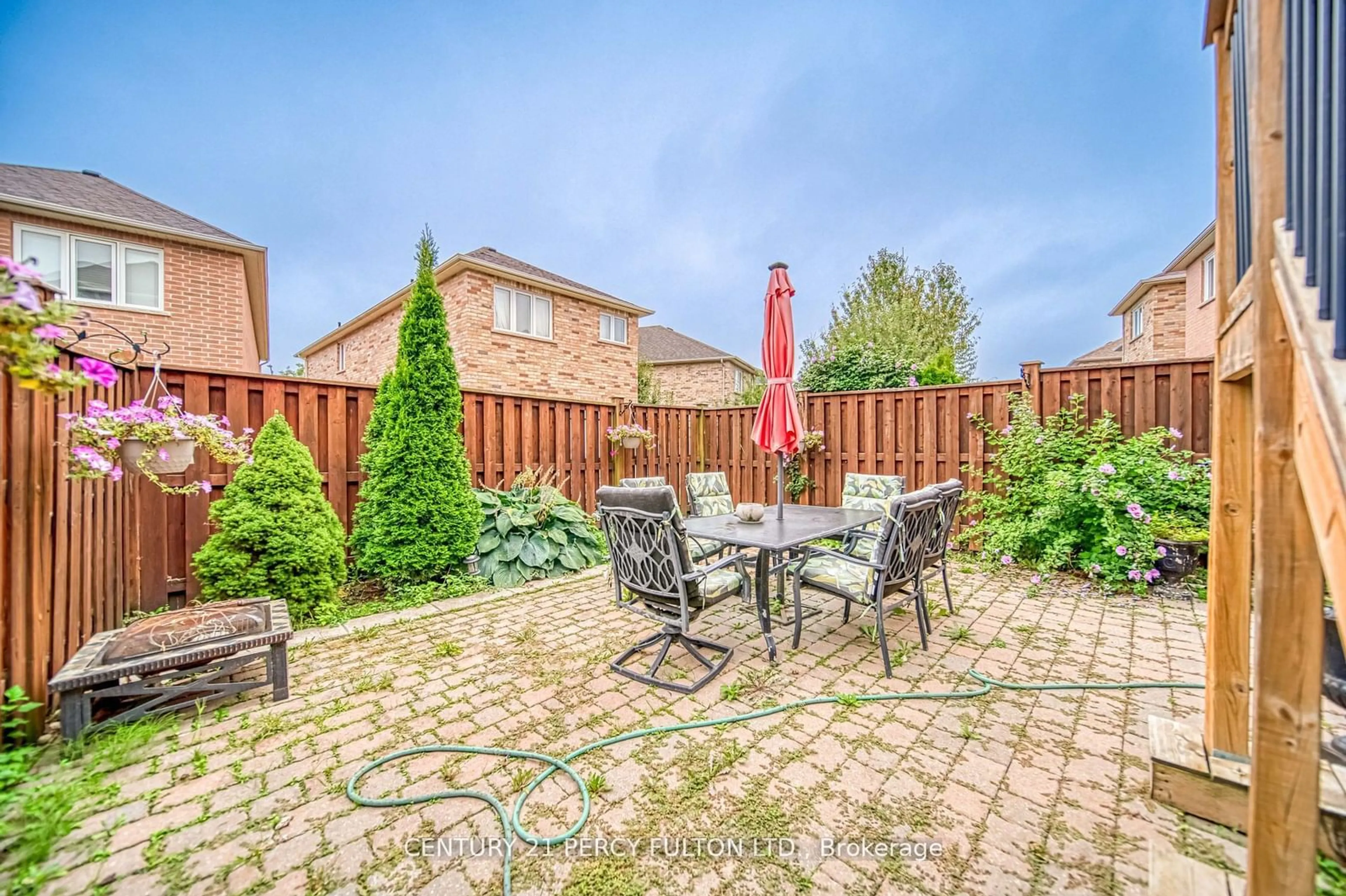 Patio, street for 107 Venice Gate Dr, Vaughan Ontario L4H 0E8