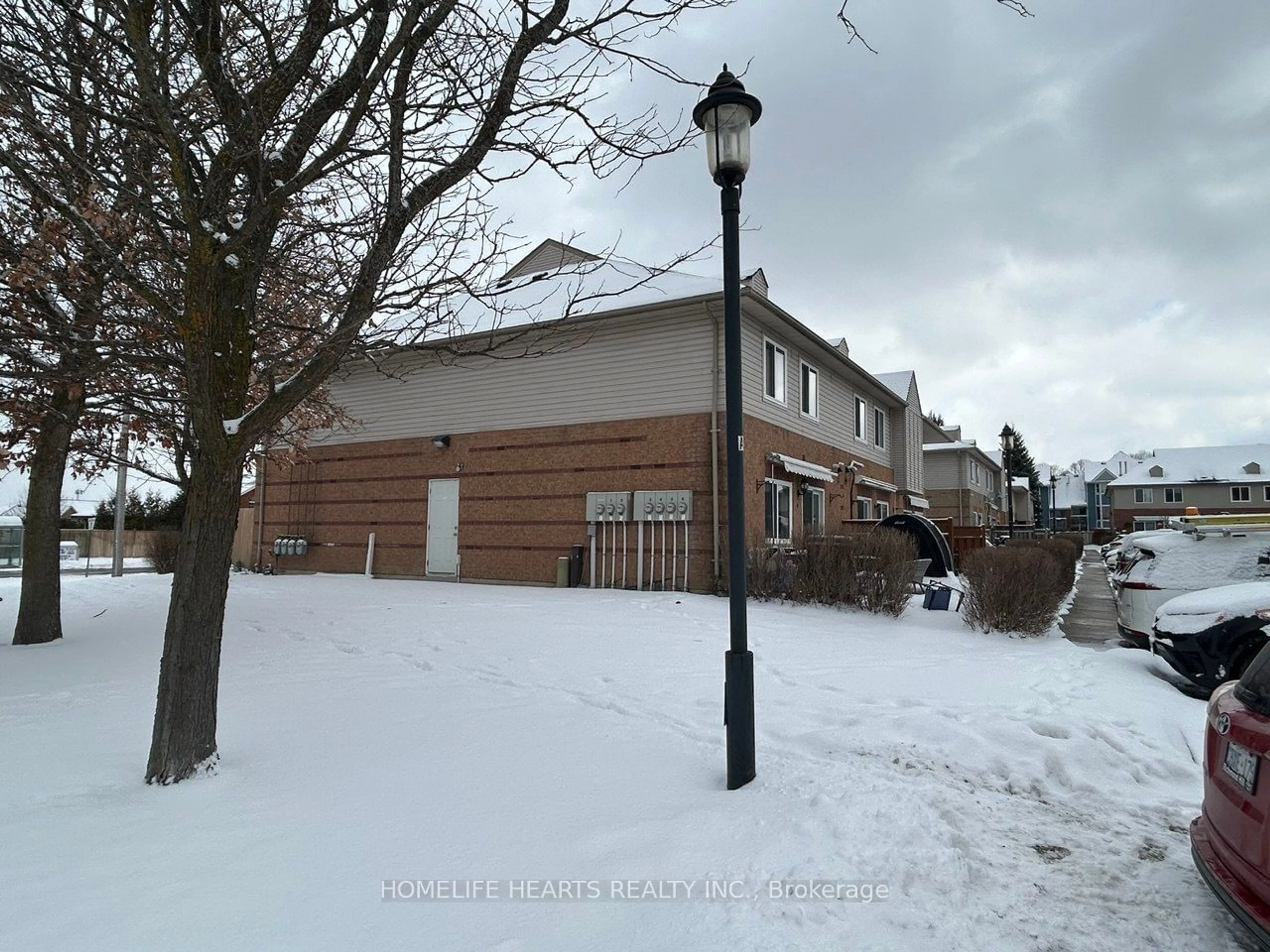 Blurry image for 1 Testa Rd #5, Uxbridge Ontario L9P 1Y8