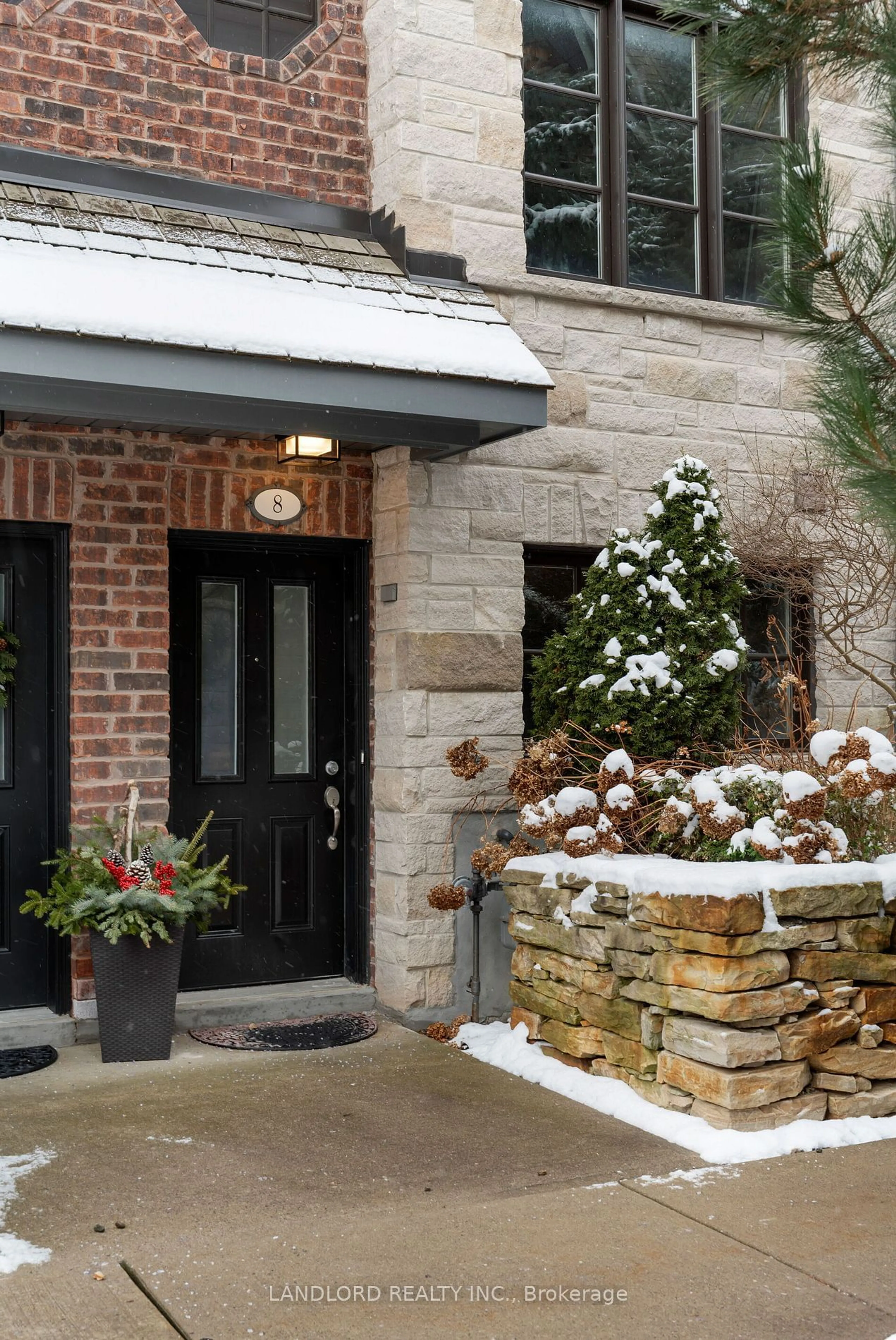 Indoor entryway for 8 Agar Lane, Vaughan Ontario L4L 0C5