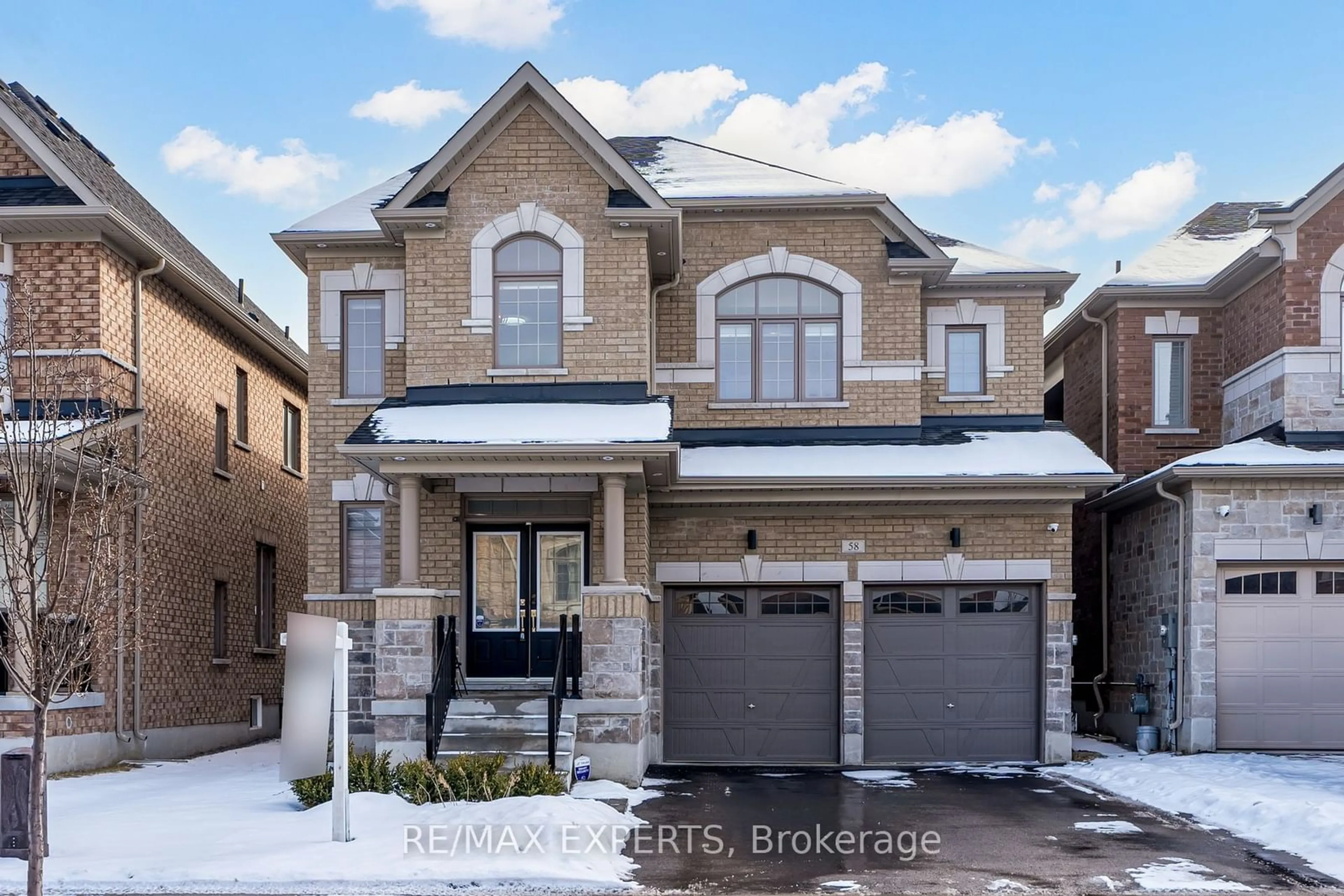 Home with brick exterior material, street for 58 Frank Kelly Dr, East Gwillimbury Ontario L9N 0V2