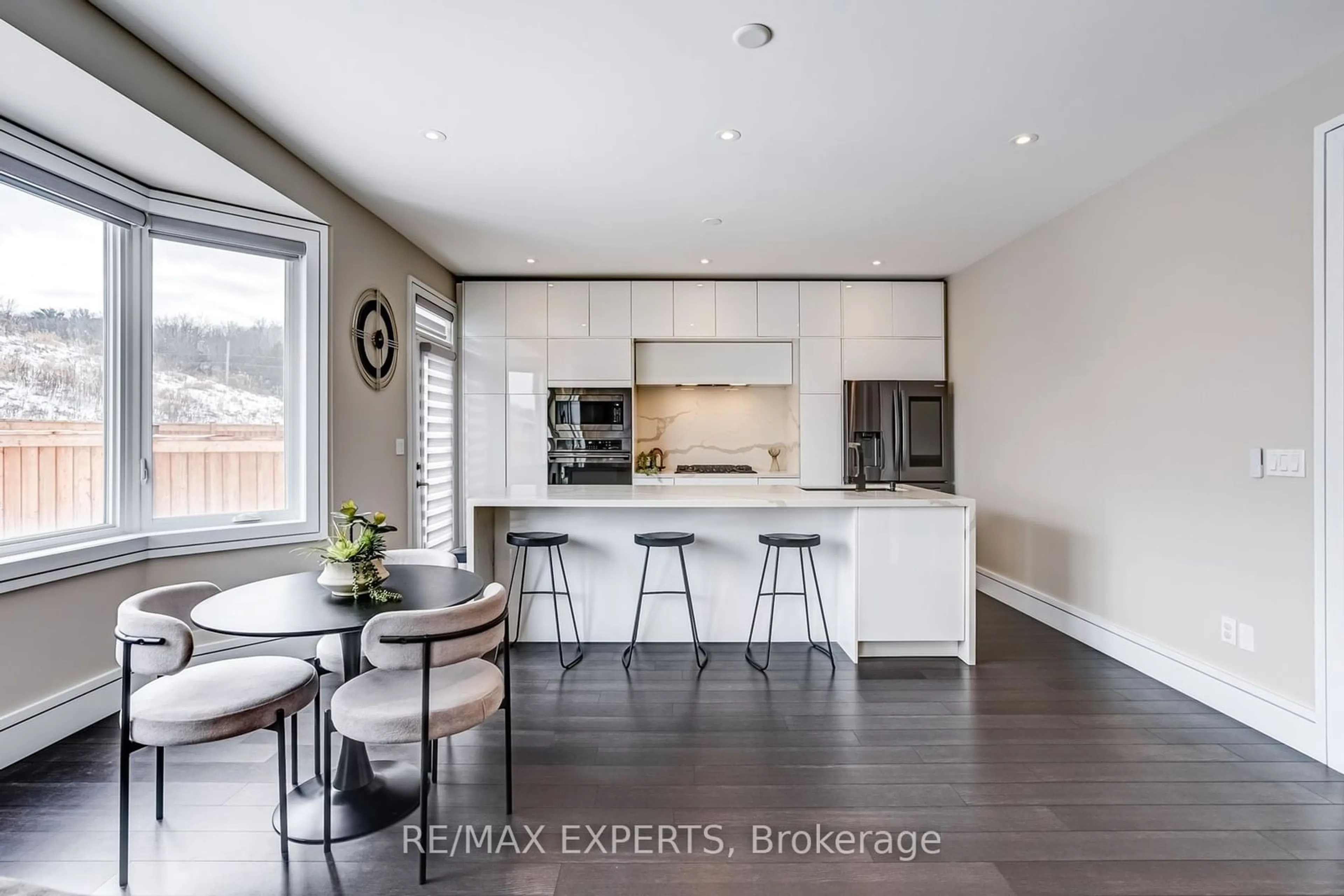 Contemporary kitchen, unknown for 58 Frank Kelly Dr, East Gwillimbury Ontario L9N 0V2