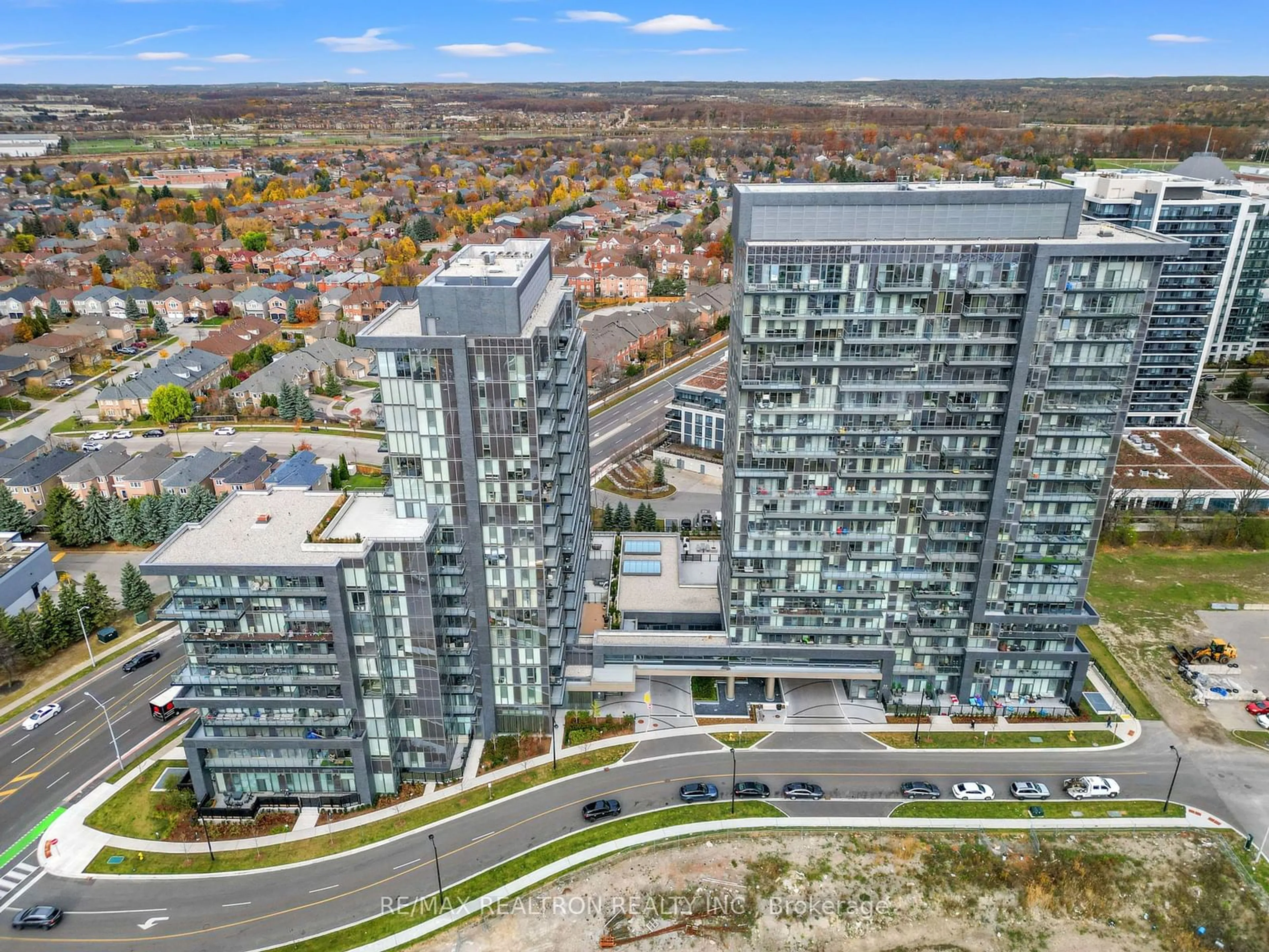 A pic from outside/outdoor area/front of a property/back of a property/a pic from drone, city buildings view from balcony for 10 Gatineau Dr #1001, Vaughan Ontario L4J 0L2