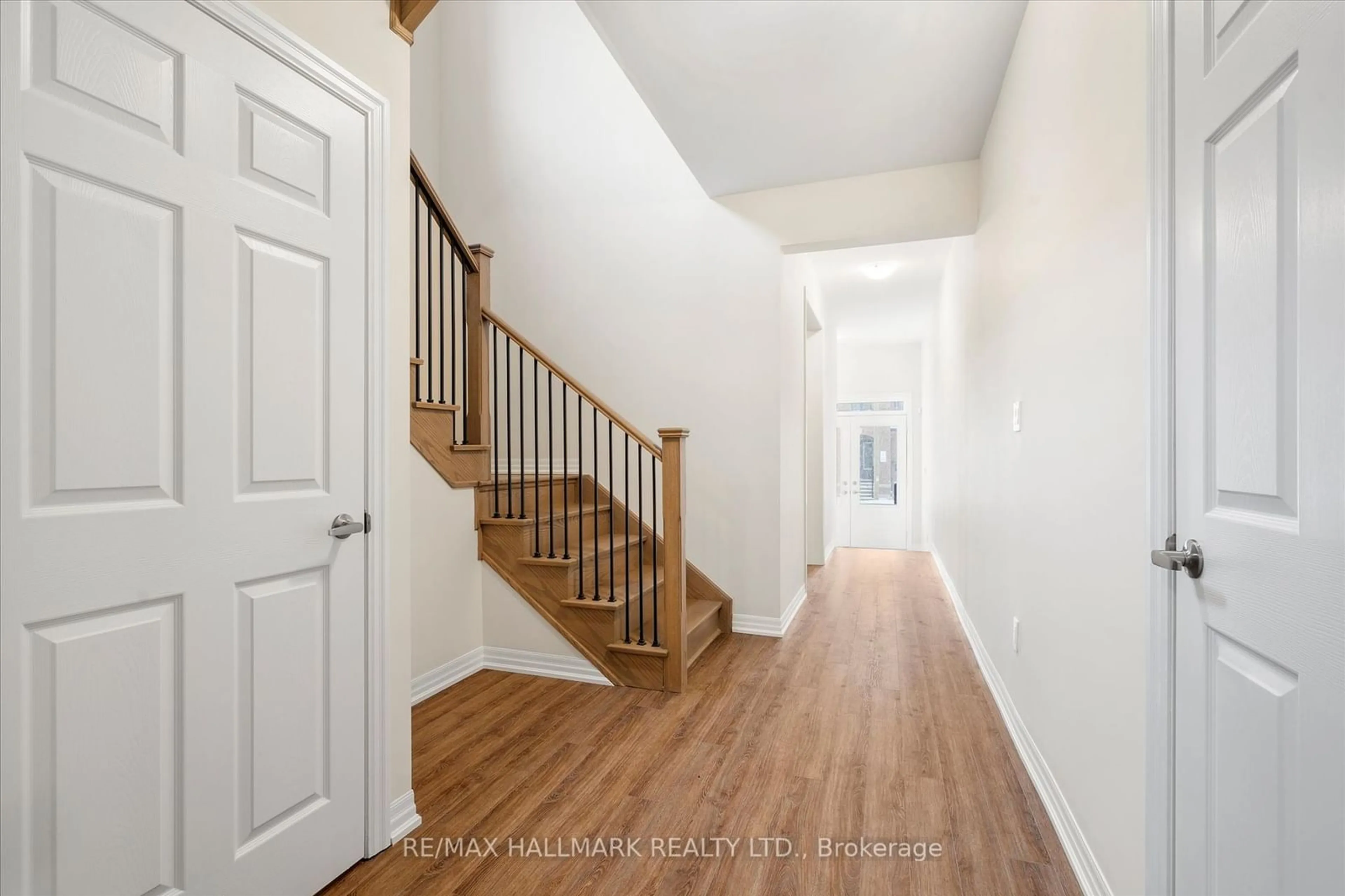 Indoor entryway for 43 Donald Ingram Cres, Georgina Ontario L4P 0S3