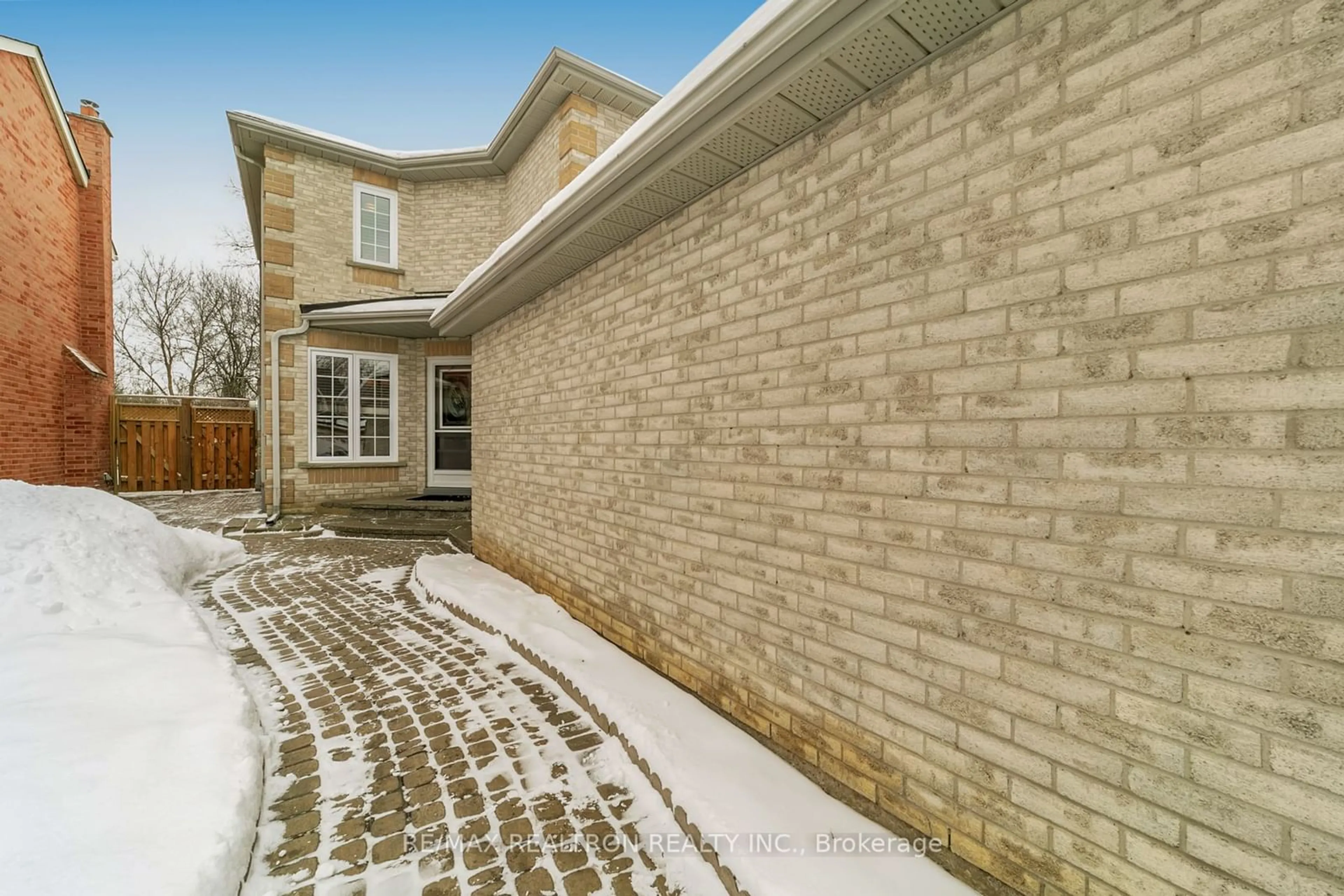 Home with brick exterior material, street for 155 Dawlish Ave, Aurora Ontario L4G 6R2