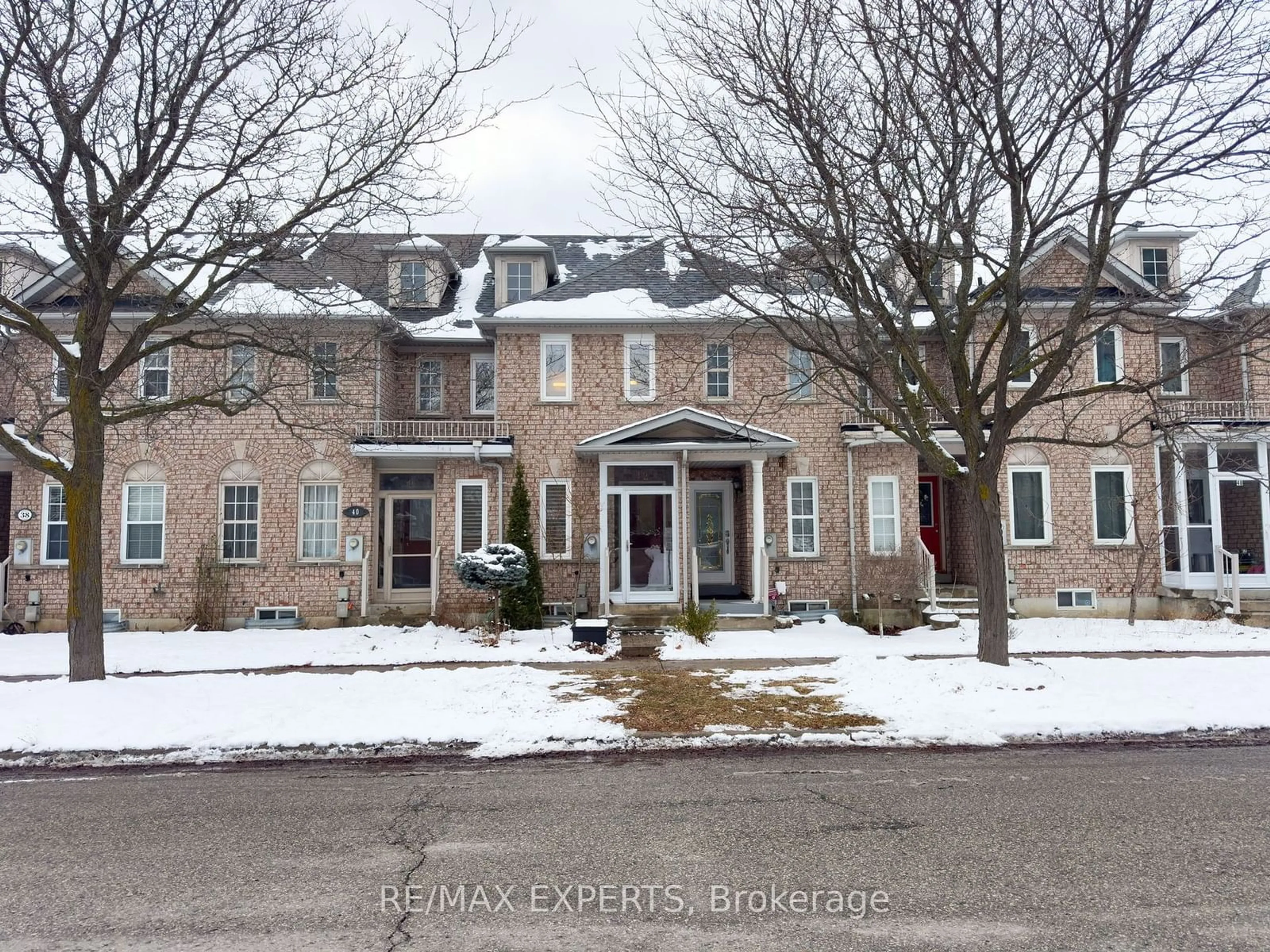 Home with brick exterior material, street for 42 Baffin Crt, Richmond Hill Ontario L4B 4J7