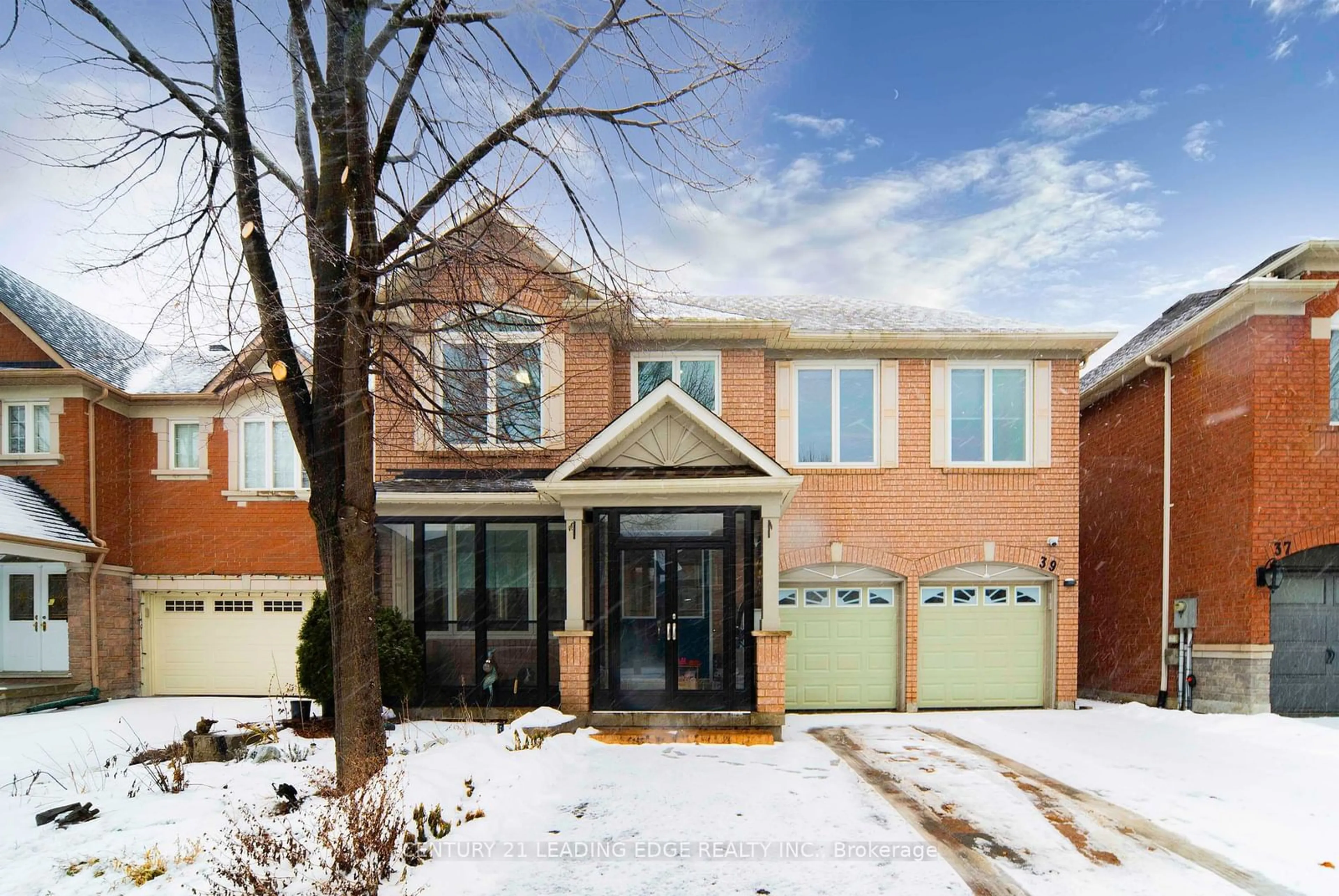 Home with brick exterior material, street for 39 Majestic Dr, Markham Ontario L6C 2B3