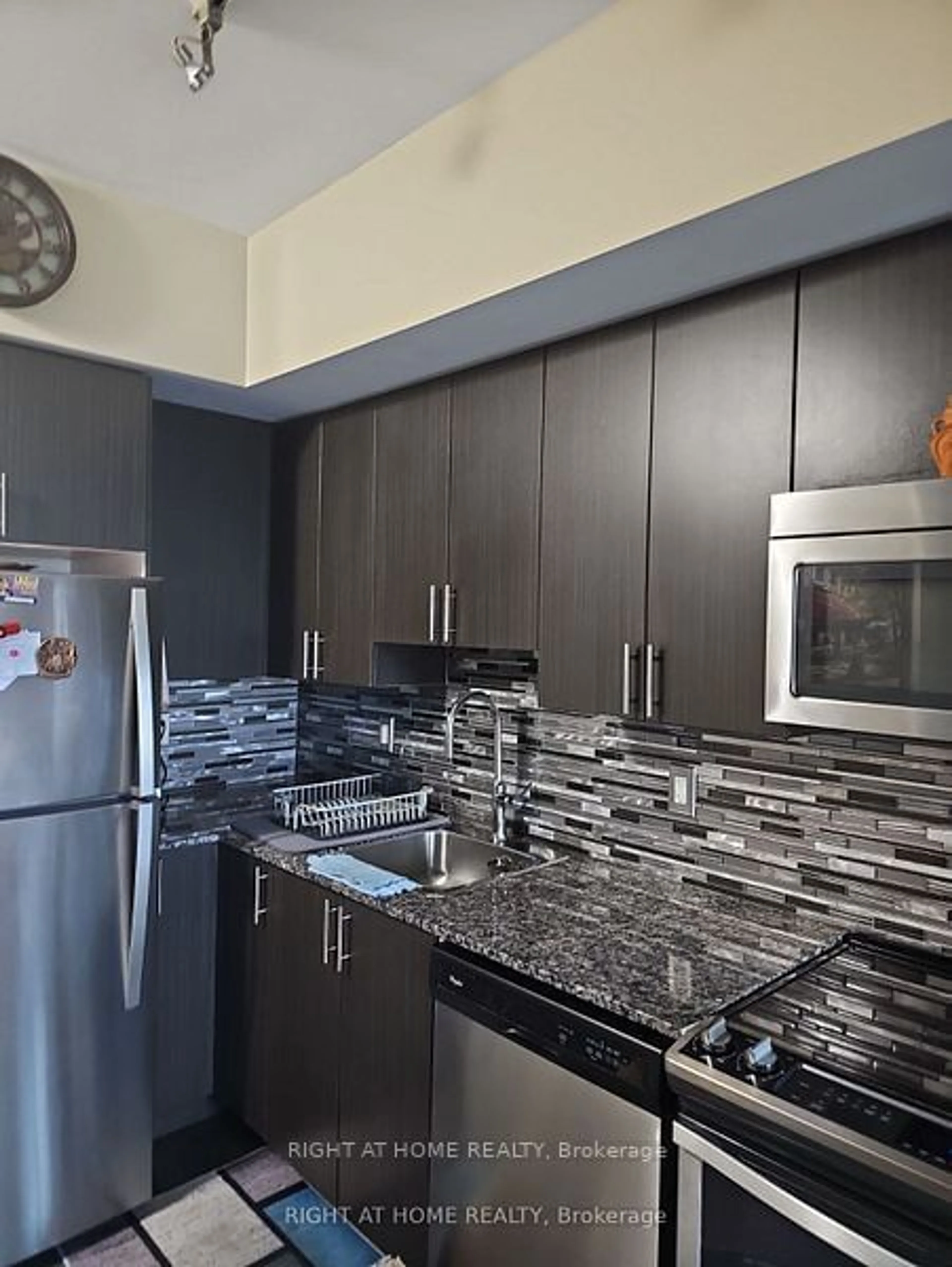 Standard kitchen, unknown for 7900 Bathurst St #714, Vaughan Ontario L4J 0J9