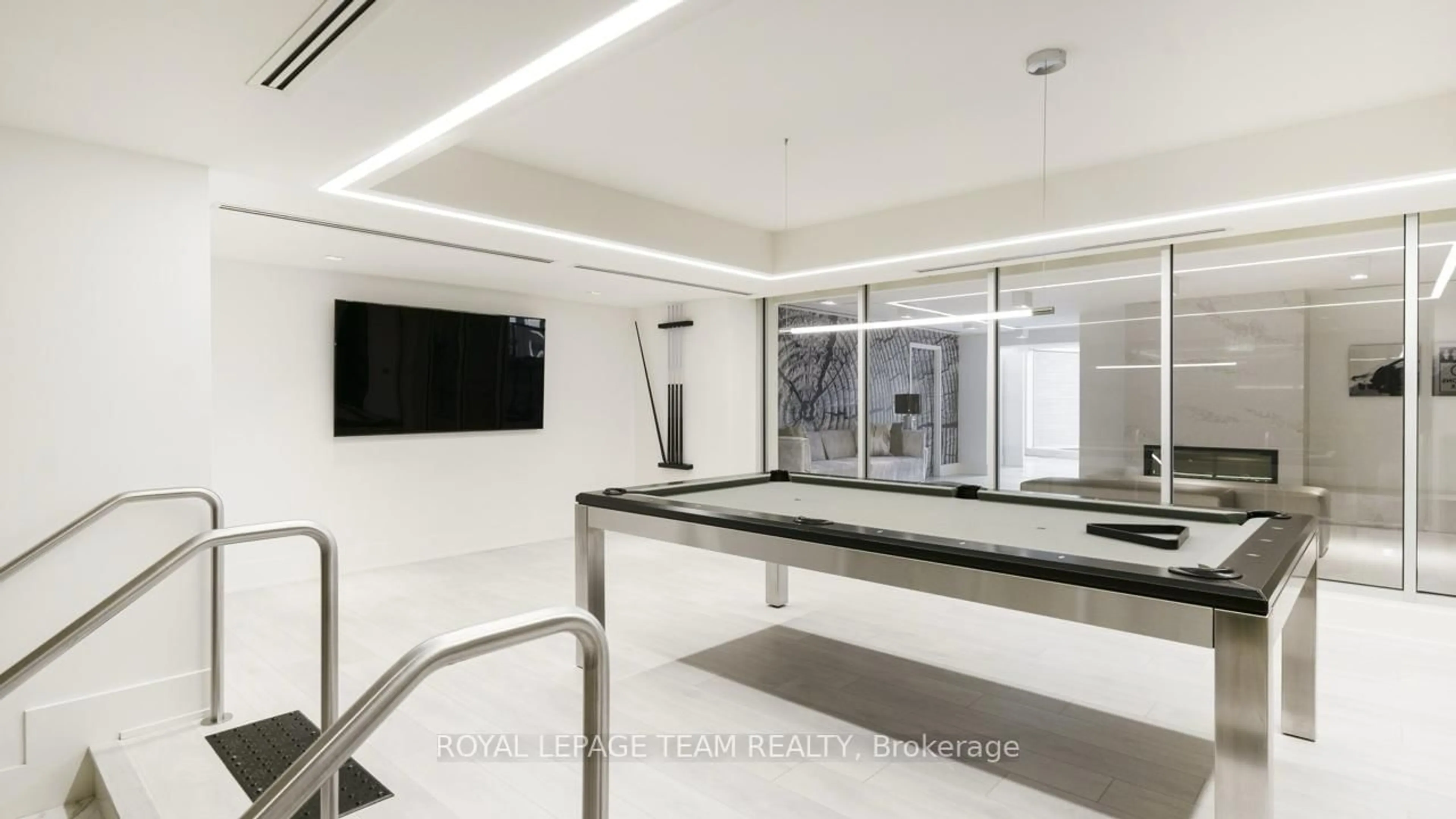 Indoor foyer for 2916 Highway 7 N/A #501, Vaughan Ontario L4K 0K6