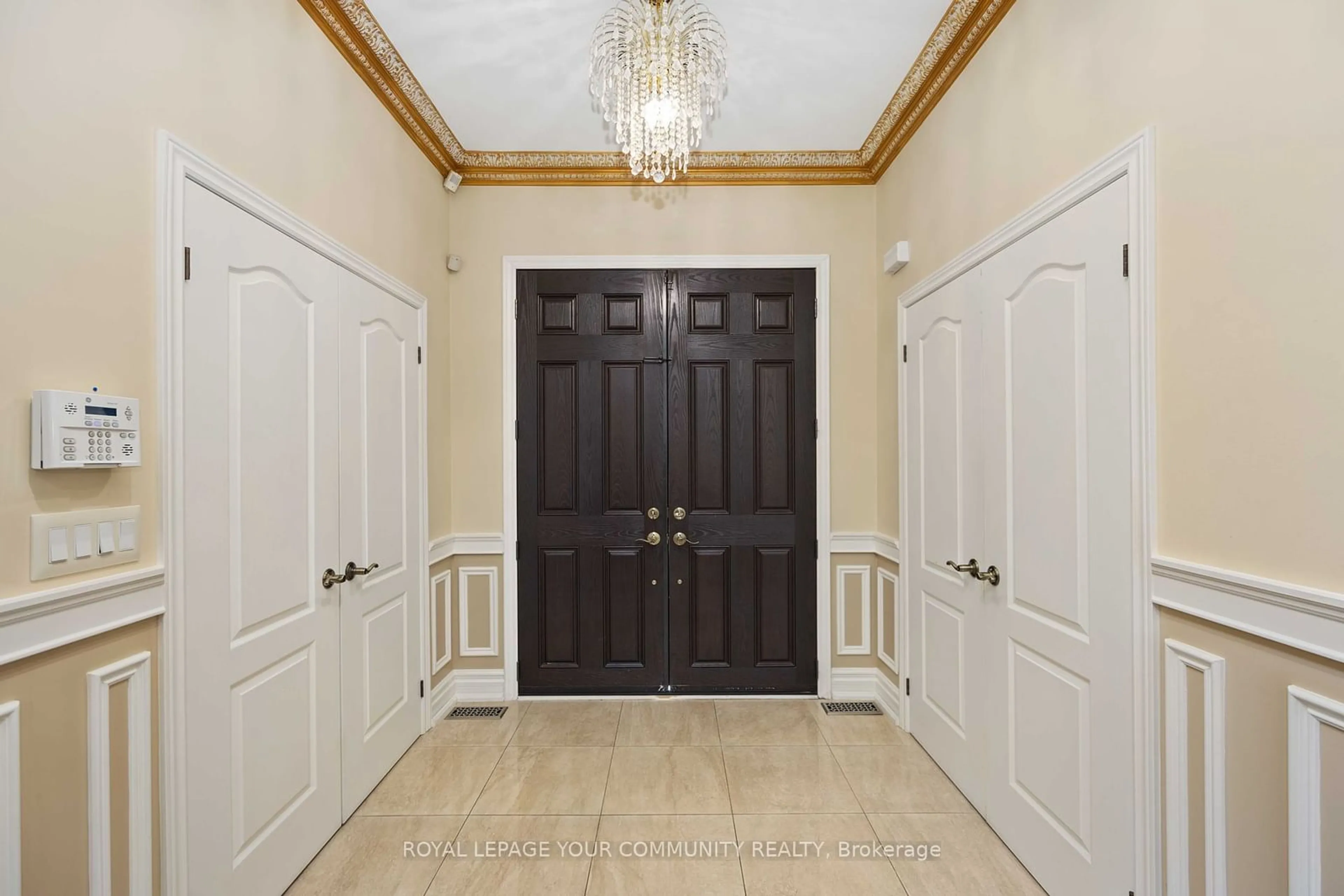 Indoor entryway for 48 Lady Angela Lane, Vaughan Ontario L6A 4S7