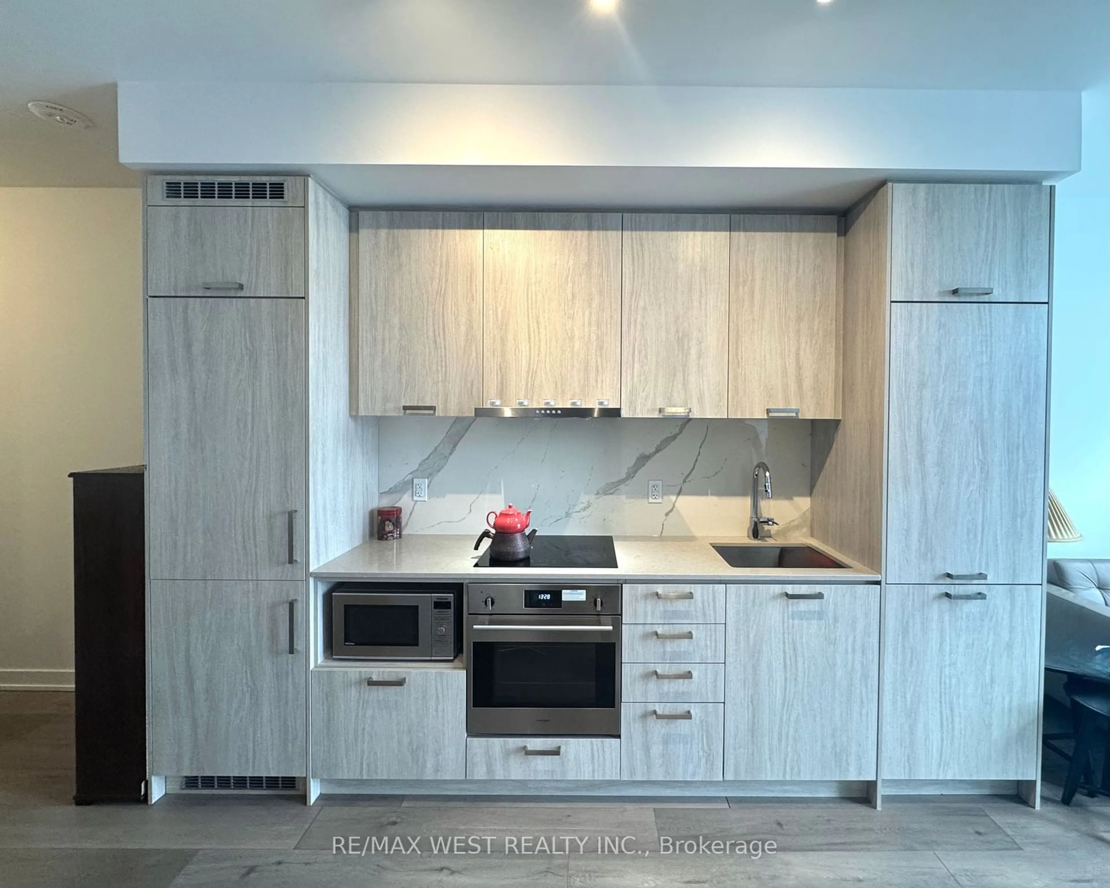 Standard kitchen, wood/laminate floor for 38 Honeycrisp Cres #1111, Vaughan Ontario L4K 0M7