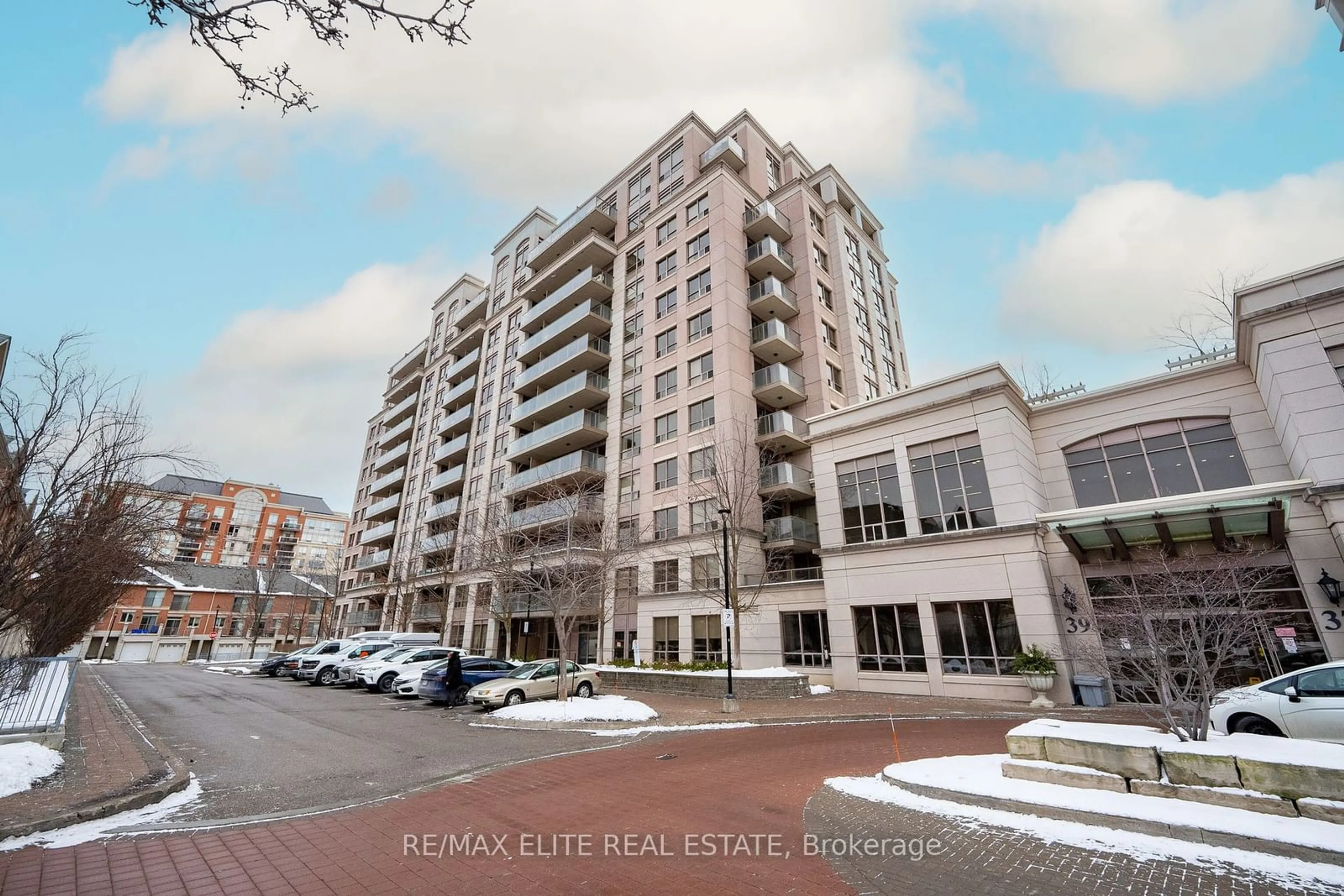 Blurry image for 39 Galleria Pkwy #616, Markham Ontario L3T 0A6