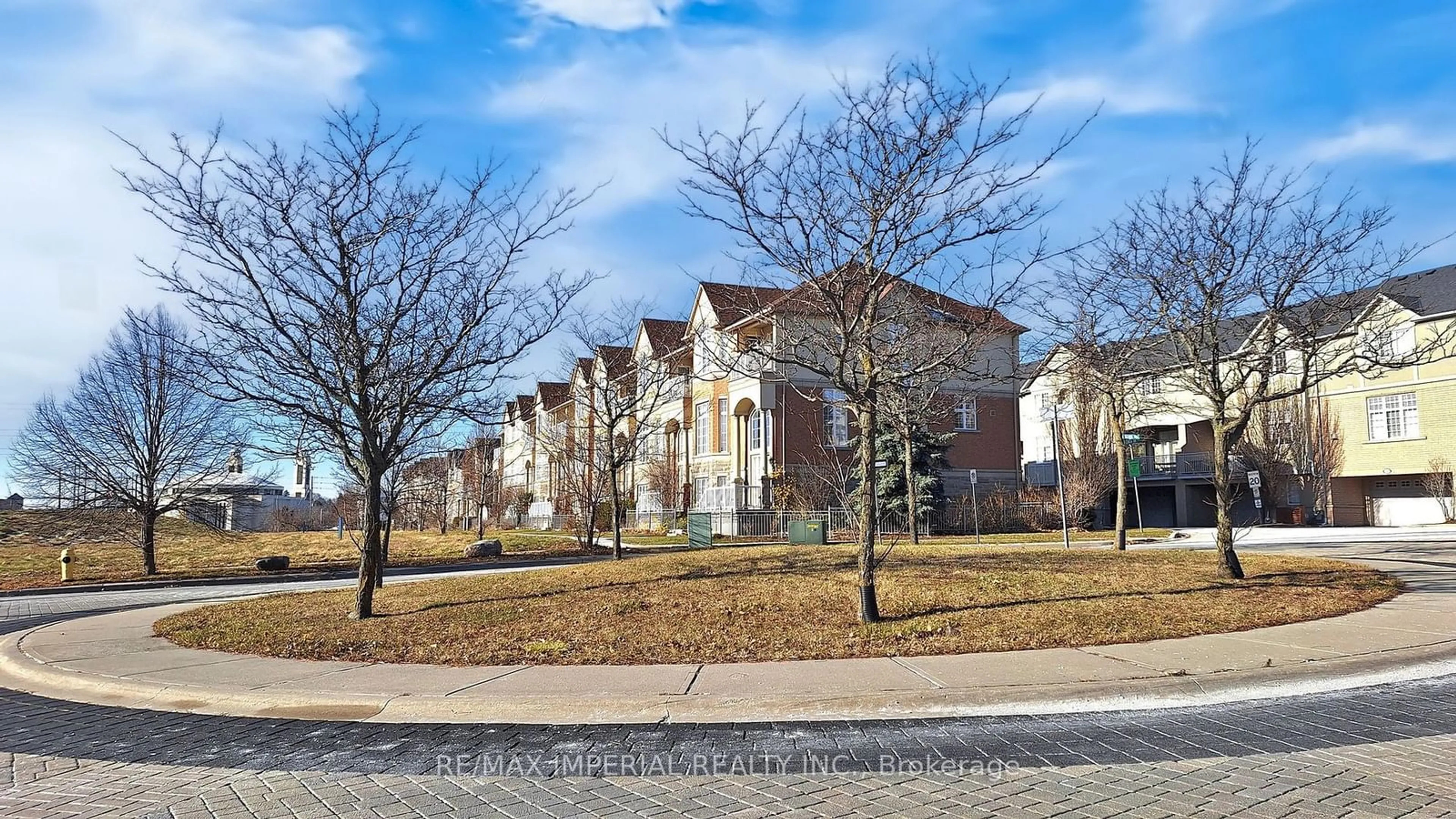 A pic from outside/outdoor area/front of a property/back of a property/a pic from drone, street for 98 Legends Way, Markham Ontario L3R 5Z9