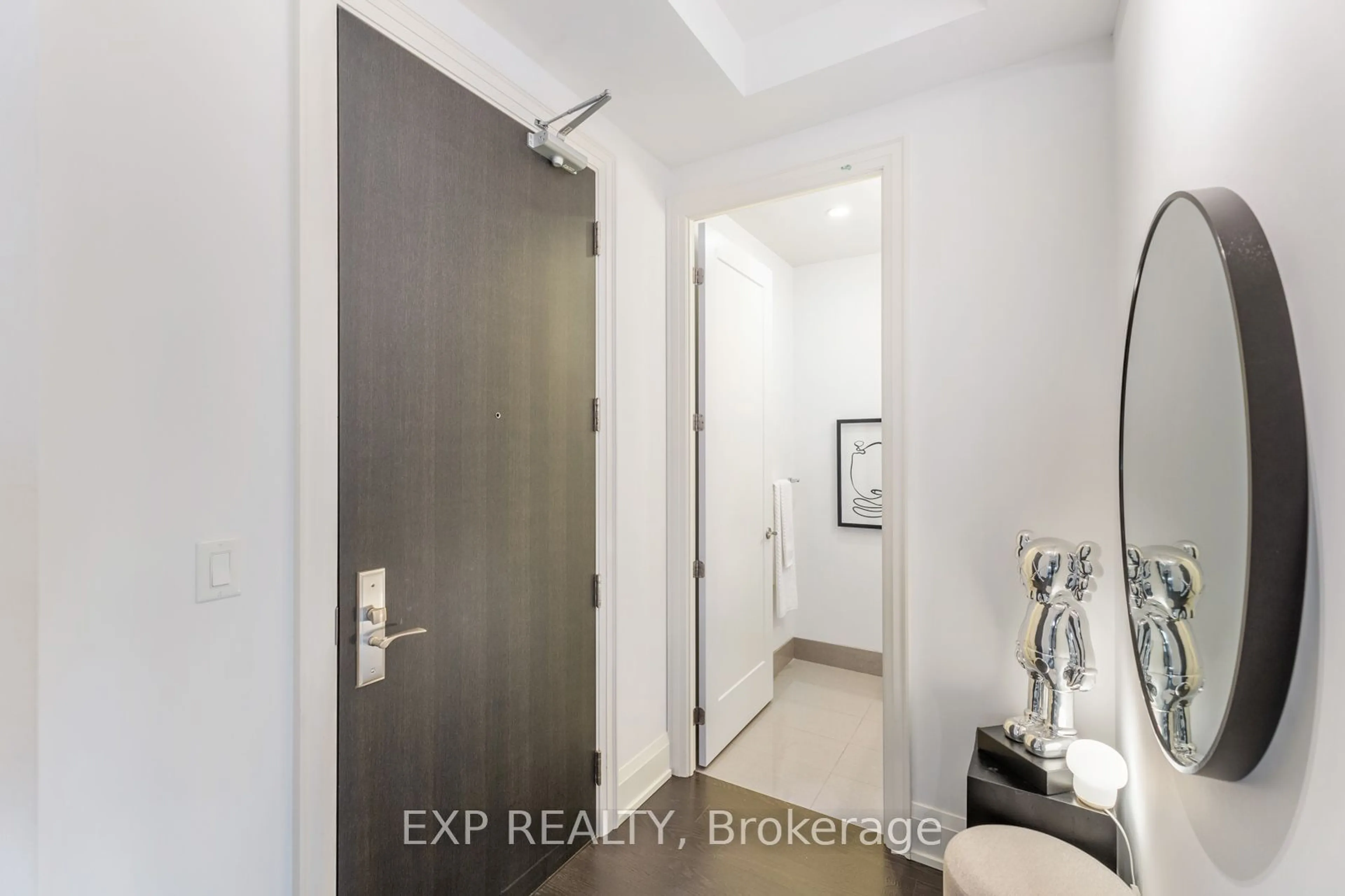 Indoor entryway for 20 Fred Varley Dr #233, Markham Ontario L3R 1S4