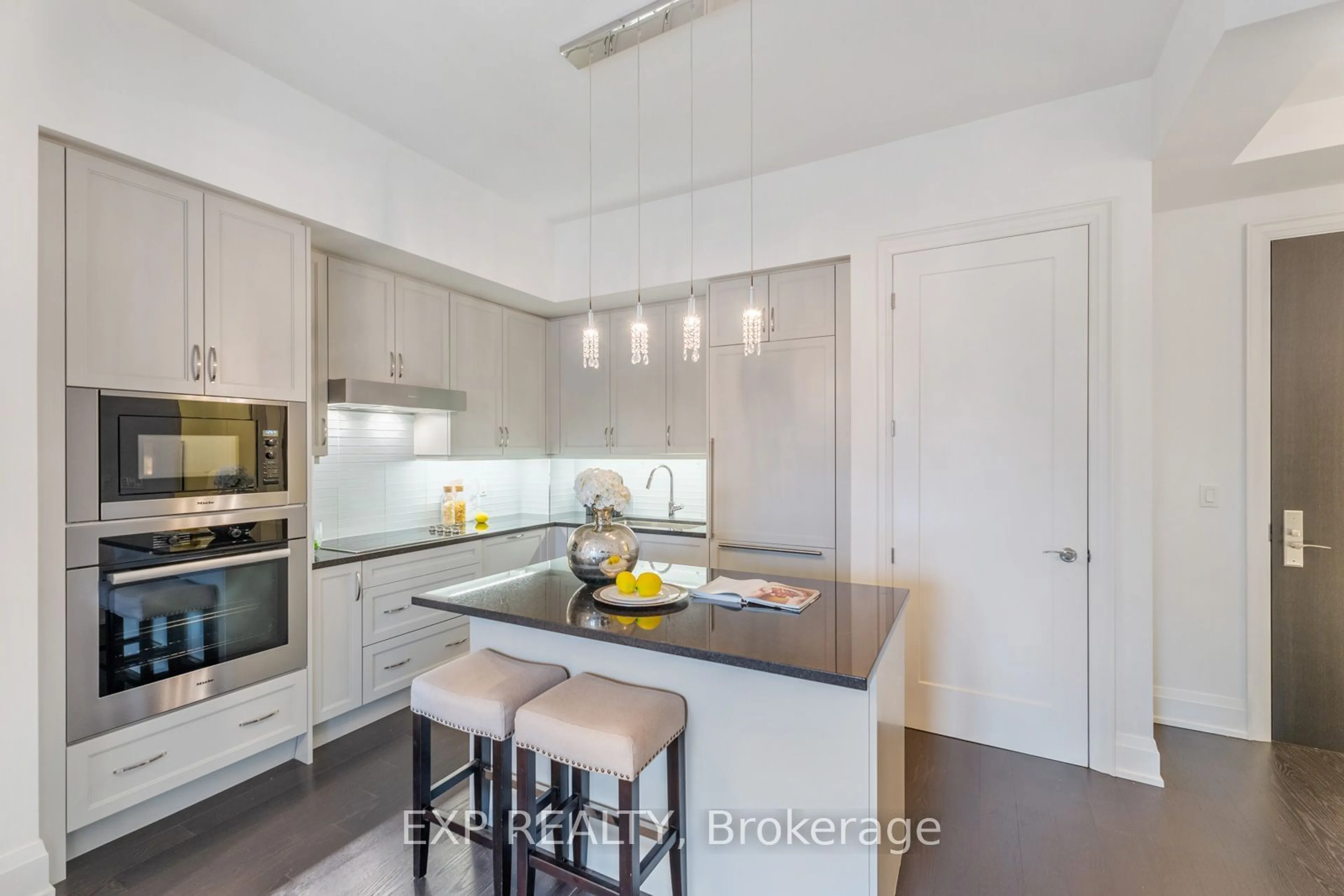 Contemporary kitchen, unknown for 20 Fred Varley Dr #233, Markham Ontario L3R 1S4