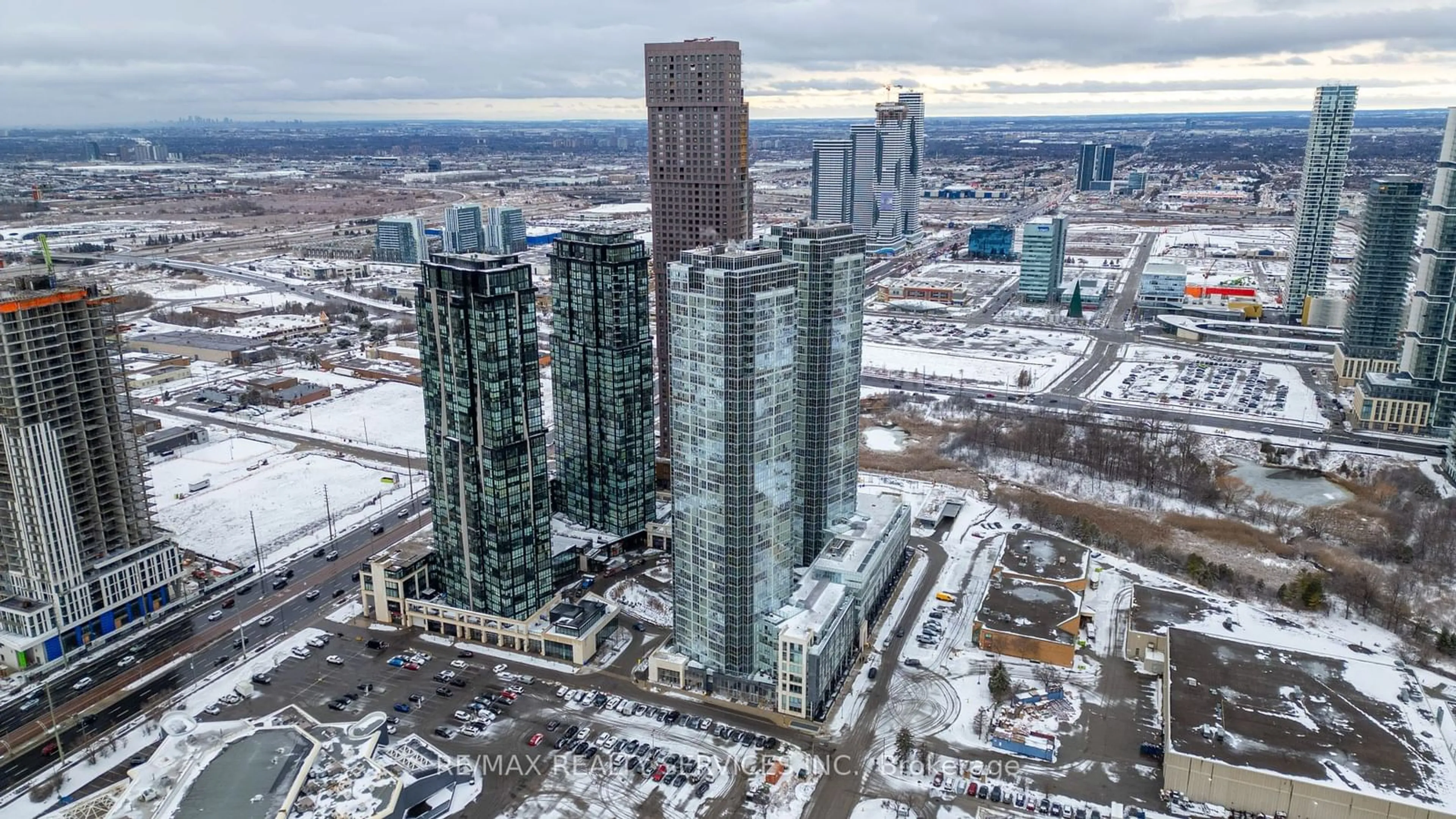 A pic from outside/outdoor area/front of a property/back of a property/a pic from drone, city buildings view from balcony for 2908 Highway 7 Rd #215, Vaughan Ontario L4K 0K5