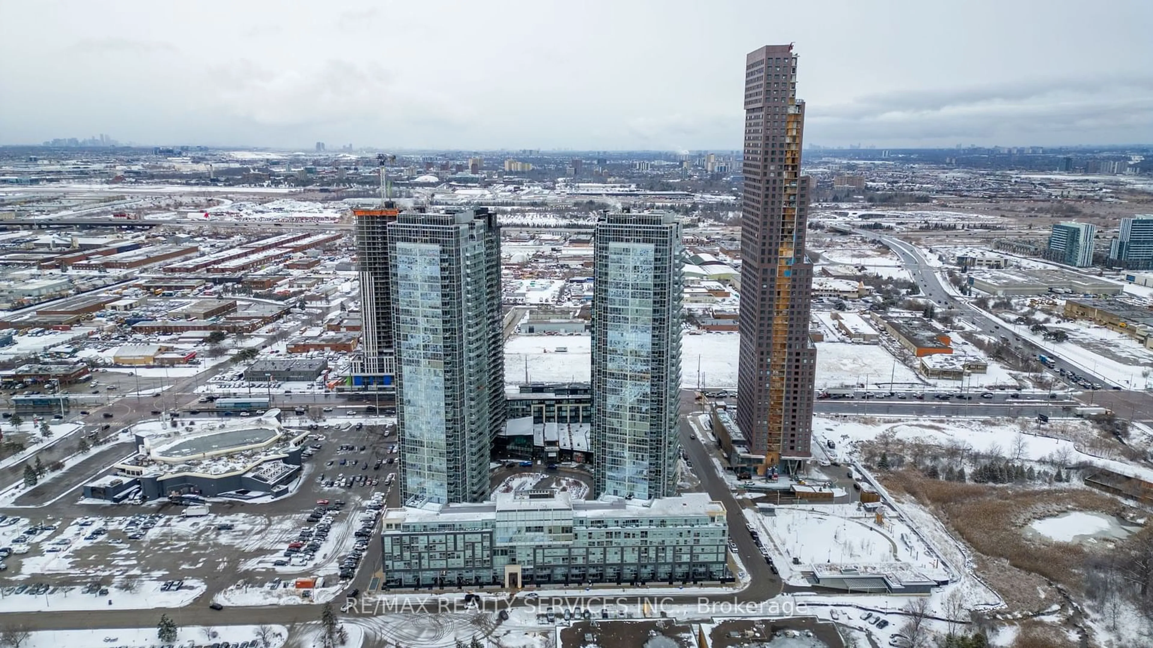 A pic from outside/outdoor area/front of a property/back of a property/a pic from drone, city buildings view from balcony for 2908 Highway 7 Rd #215, Vaughan Ontario L4K 0K5