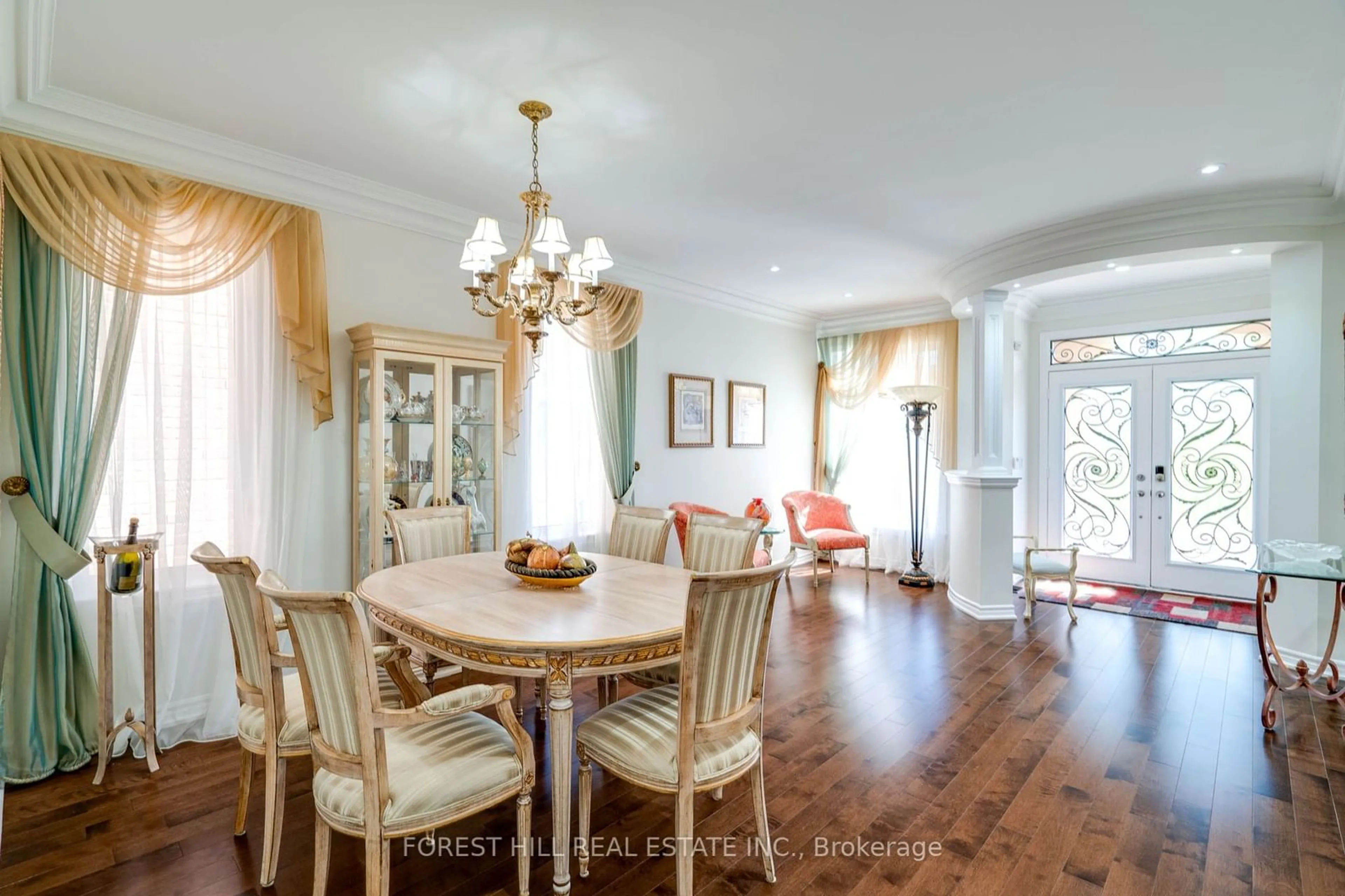 Dining room, wood/laminate floor for 109 Heintzman Cres, Vaughan Ontario L4A 4T1