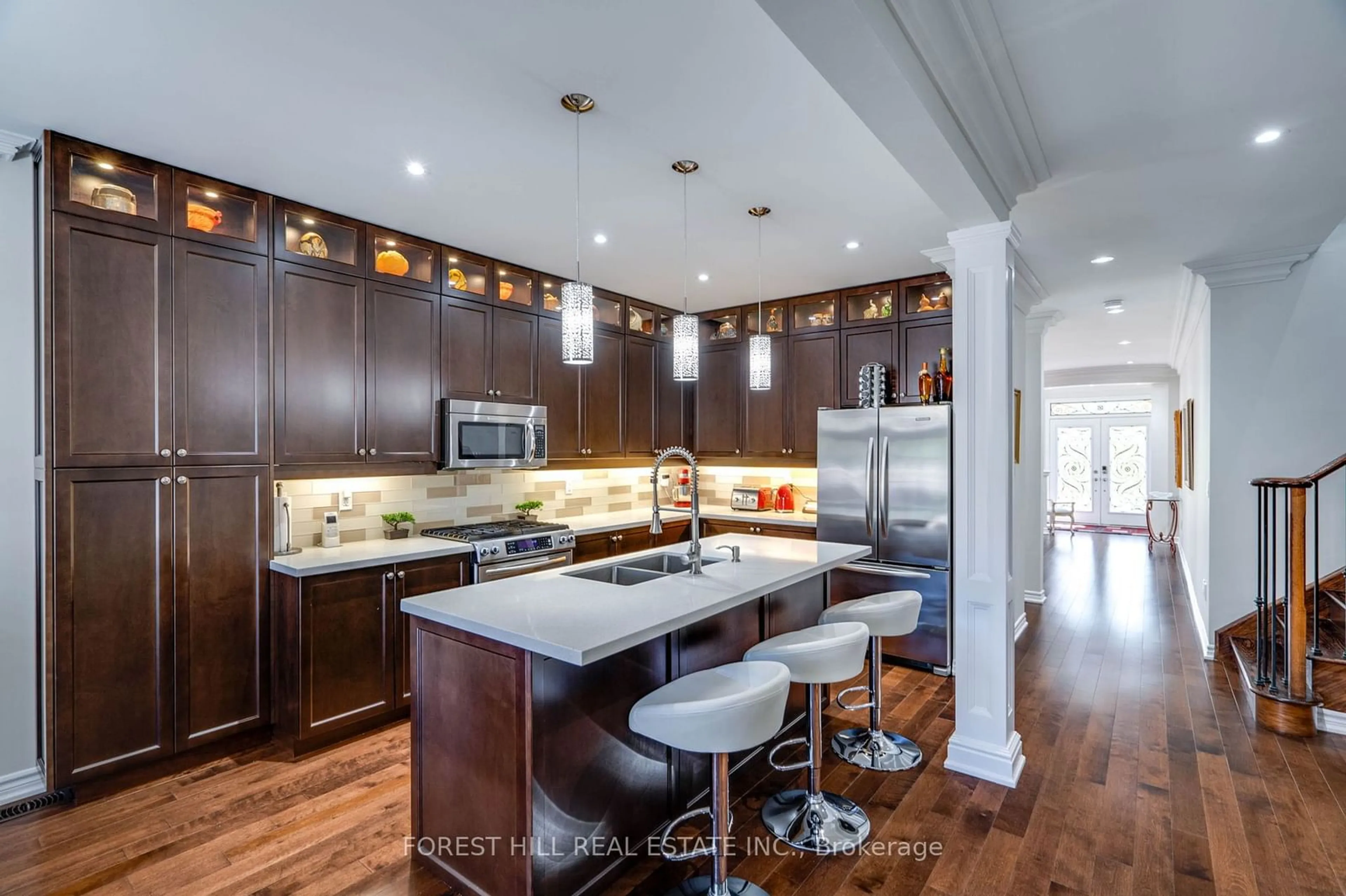 Contemporary kitchen, unknown for 109 Heintzman Cres, Vaughan Ontario L4A 4T1